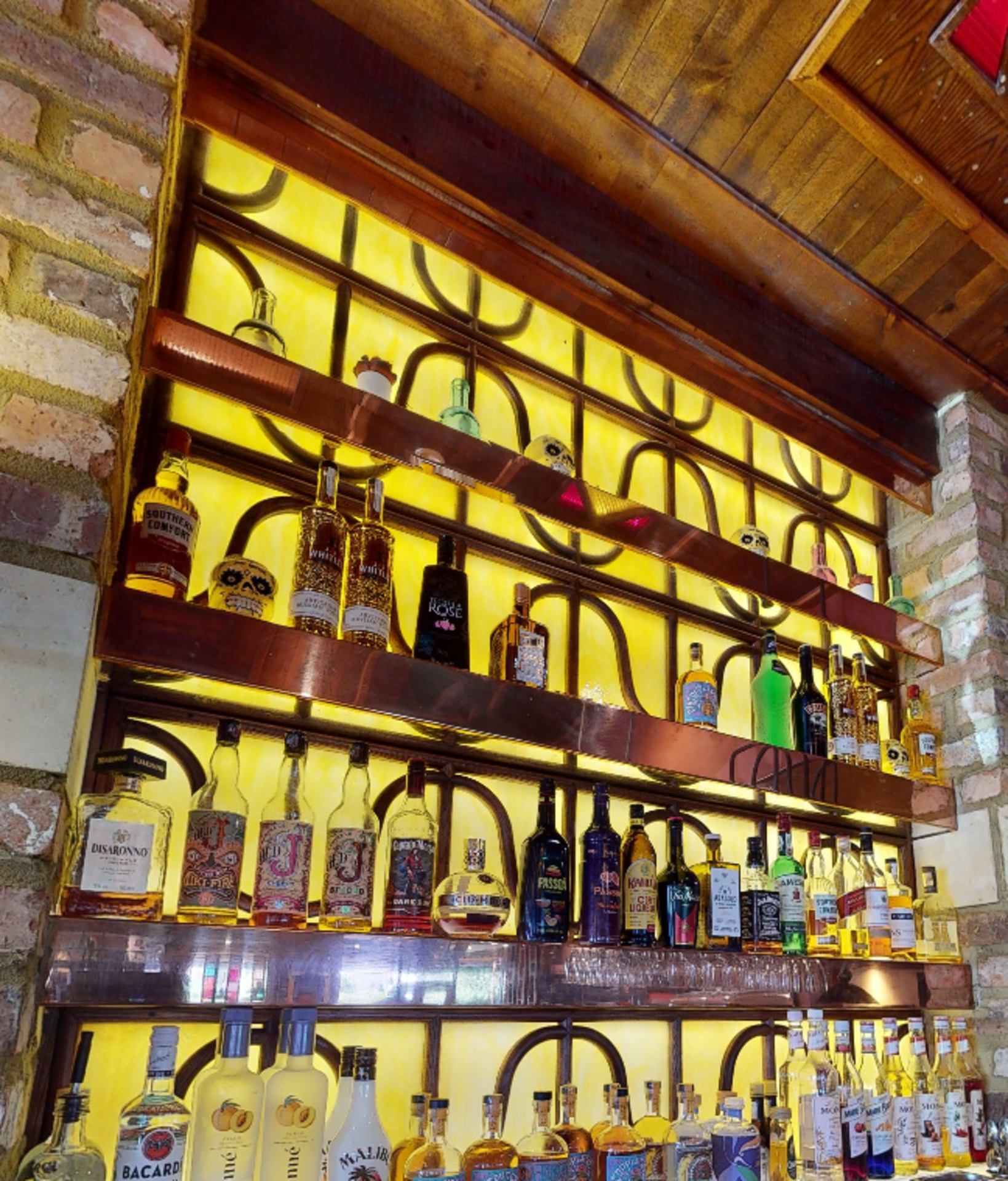 1 x Selection of Backbar Copper Shelves With Decorative Yellow Wall Panels - Includes 9 x Copper - Image 7 of 10