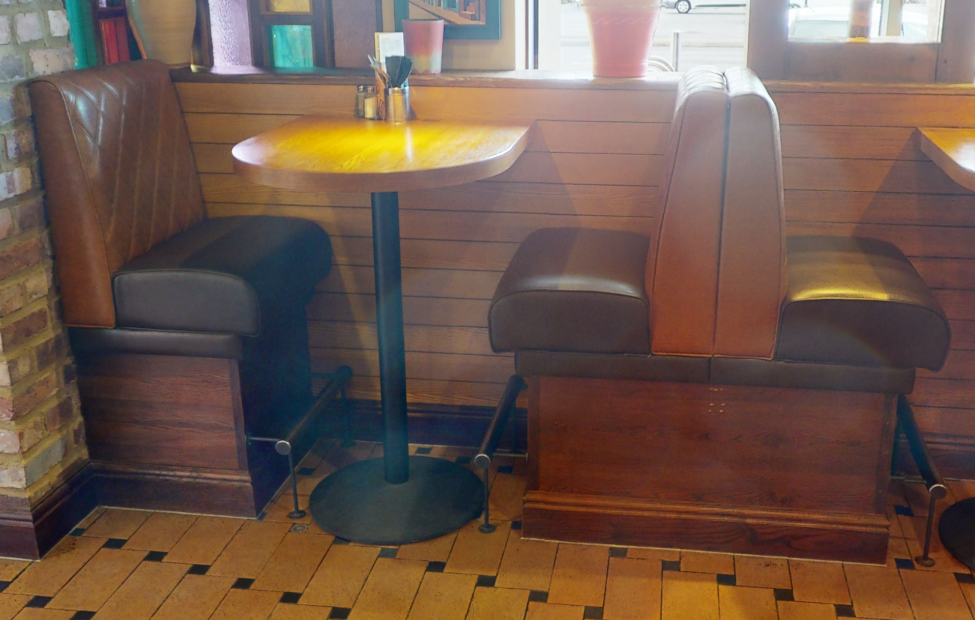 1 x Collection of Restaurant High Single Seat Seating Benches With Footrests - Includes 2 x End - Image 3 of 16