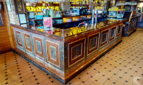 1 x Large Bar Suitable For Restaurants, Pubs, Taverns, Clubs - Features Rustic Panelled Fascia and a