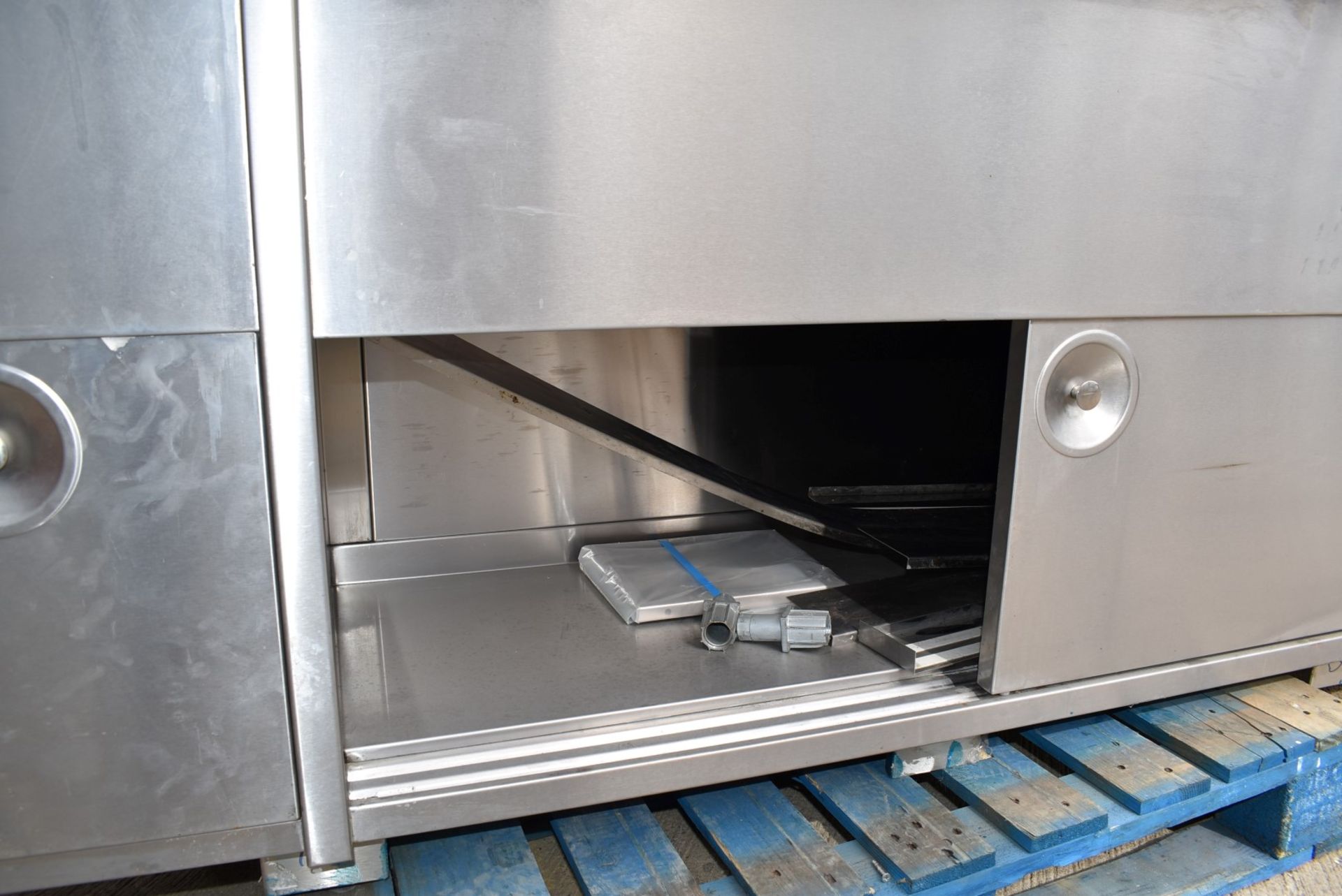 1 x Commercial Food Display Counter Featuring a Fan Blown Well, Glass Viewing Screen, Tiles Front - Image 53 of 60