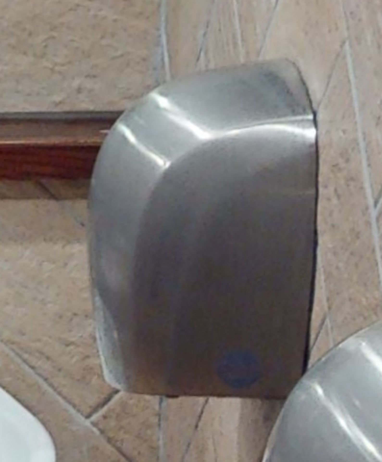 1 x Airforce Bathroom Electric Hand Dryer With Chrome Finish - Image 2 of 2