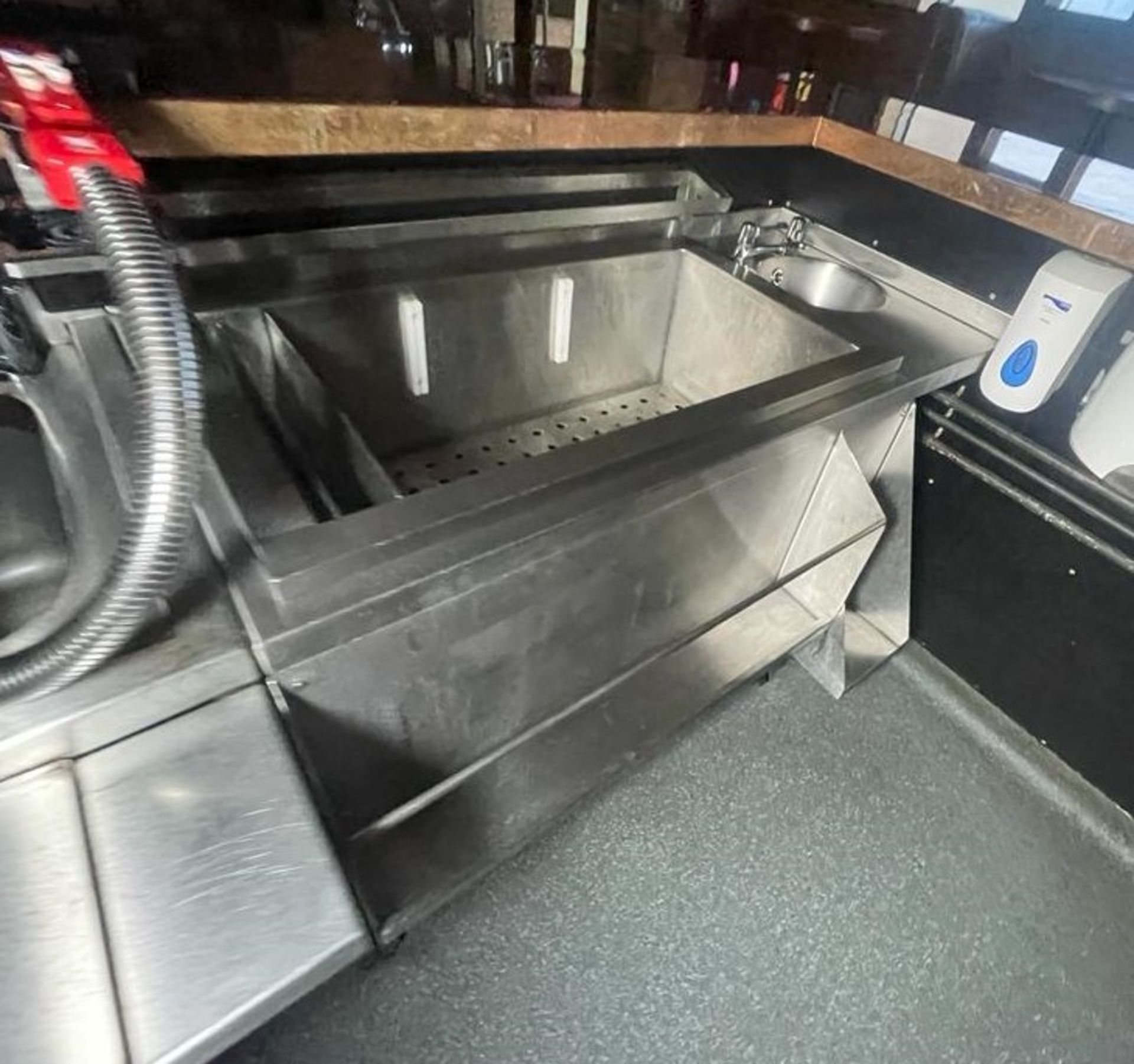 4 x Large Stainless Steel Backbar Units Including an Icewell With Speed Rail and Handwash Basin, - Image 3 of 8