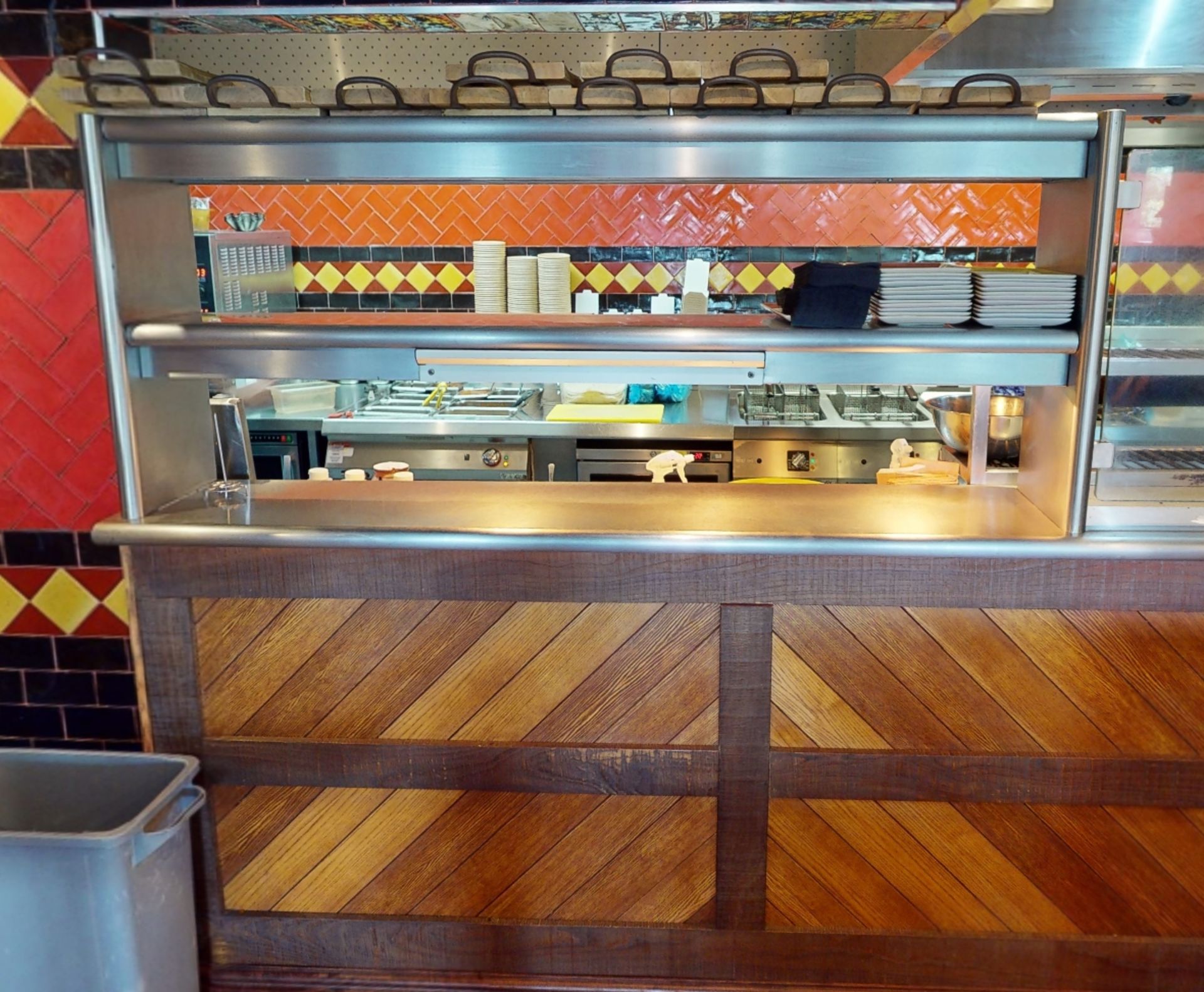 2 x Stainless Steel Passthrough Heated Gantries With Countertop and Glass Divider - Image 4 of 8