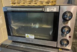 1 x Cookworks Countertop Oven With a Stainless Steel Finish
