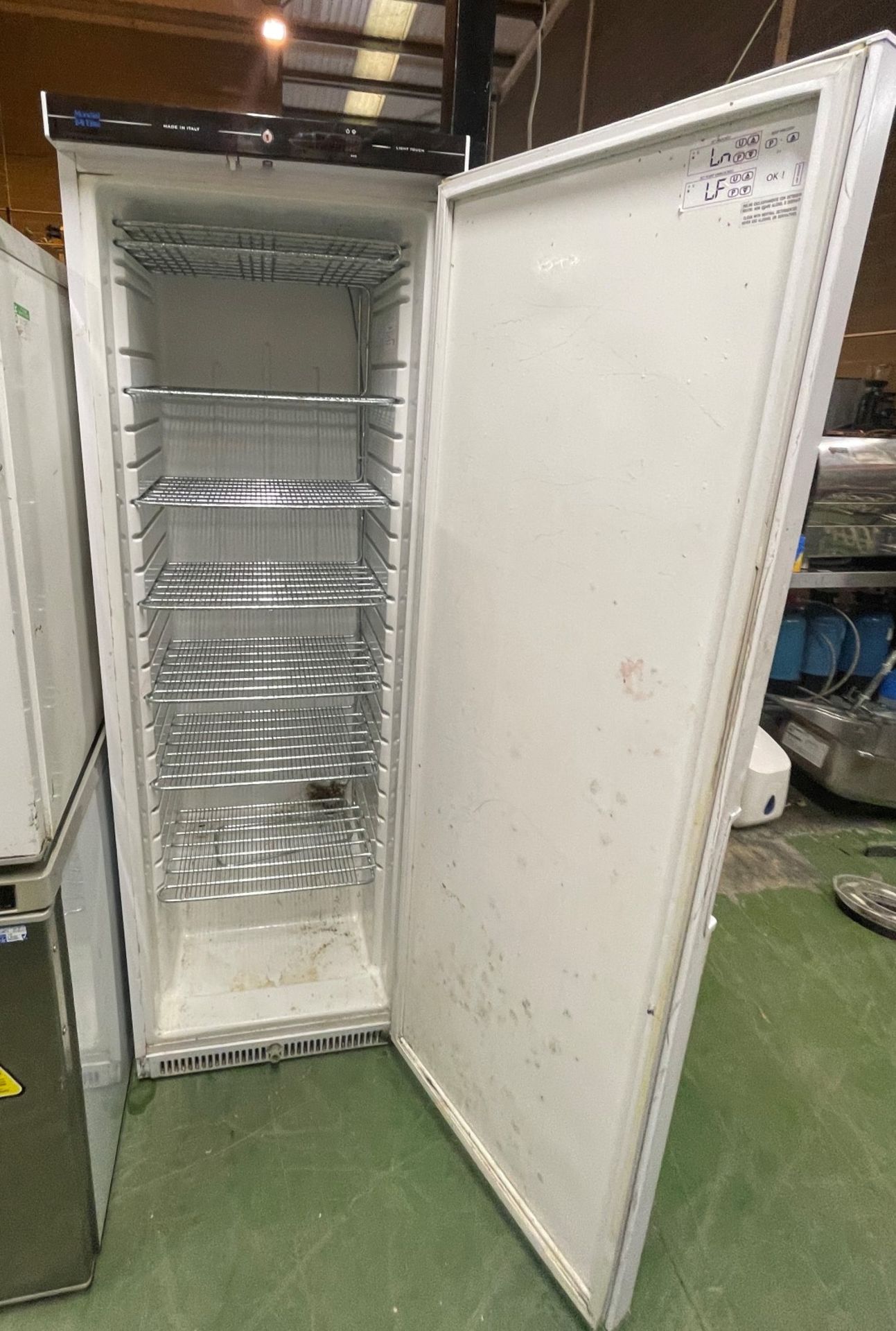 1 x Mondial Elite Single Door 580Ltr Upright Commercial Freezer With a White Exterior - Image 5 of 5