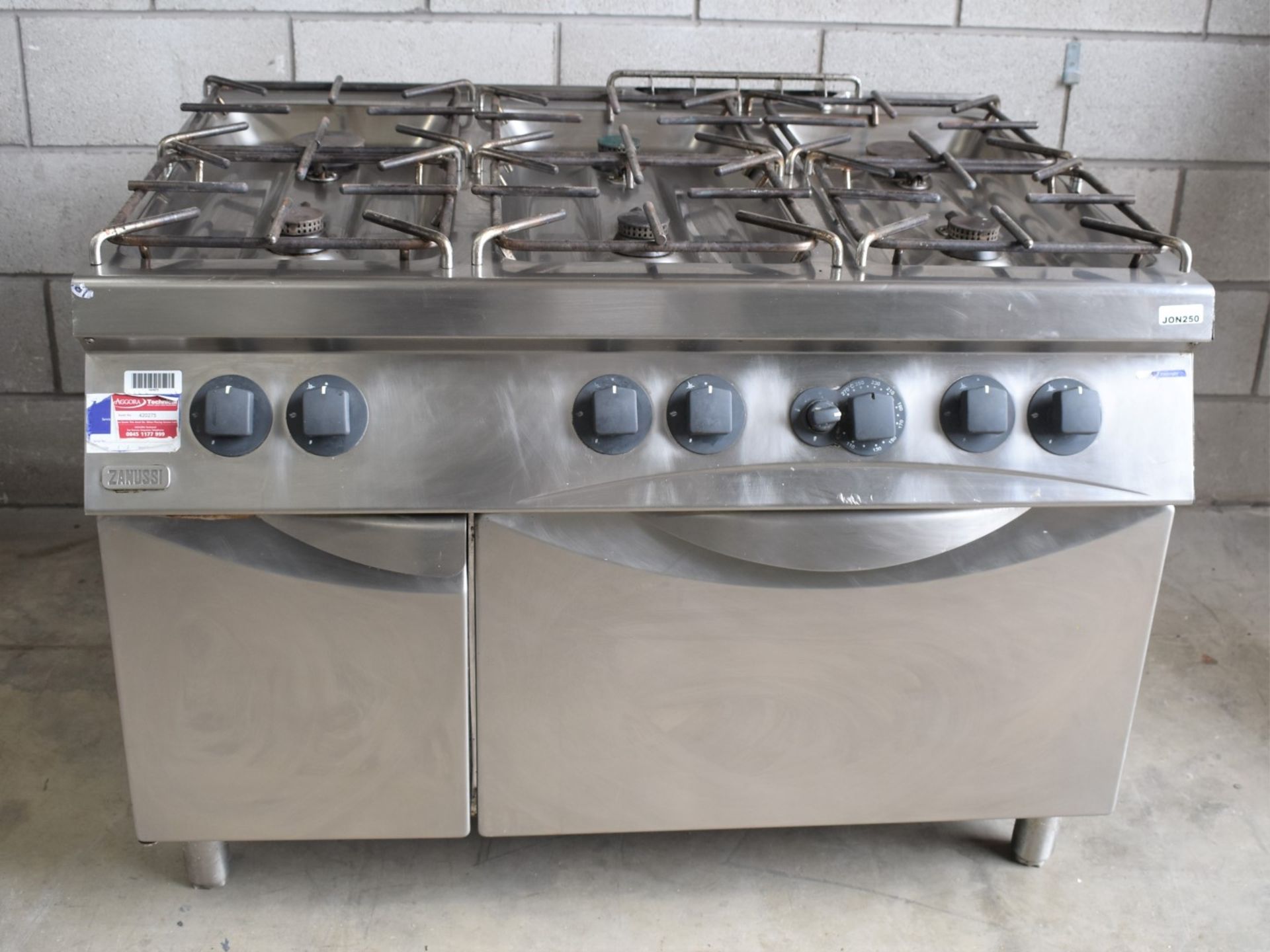 1 x Zanussi 6 Burner Gas Range Cooker with a Stainless Steel Exterior