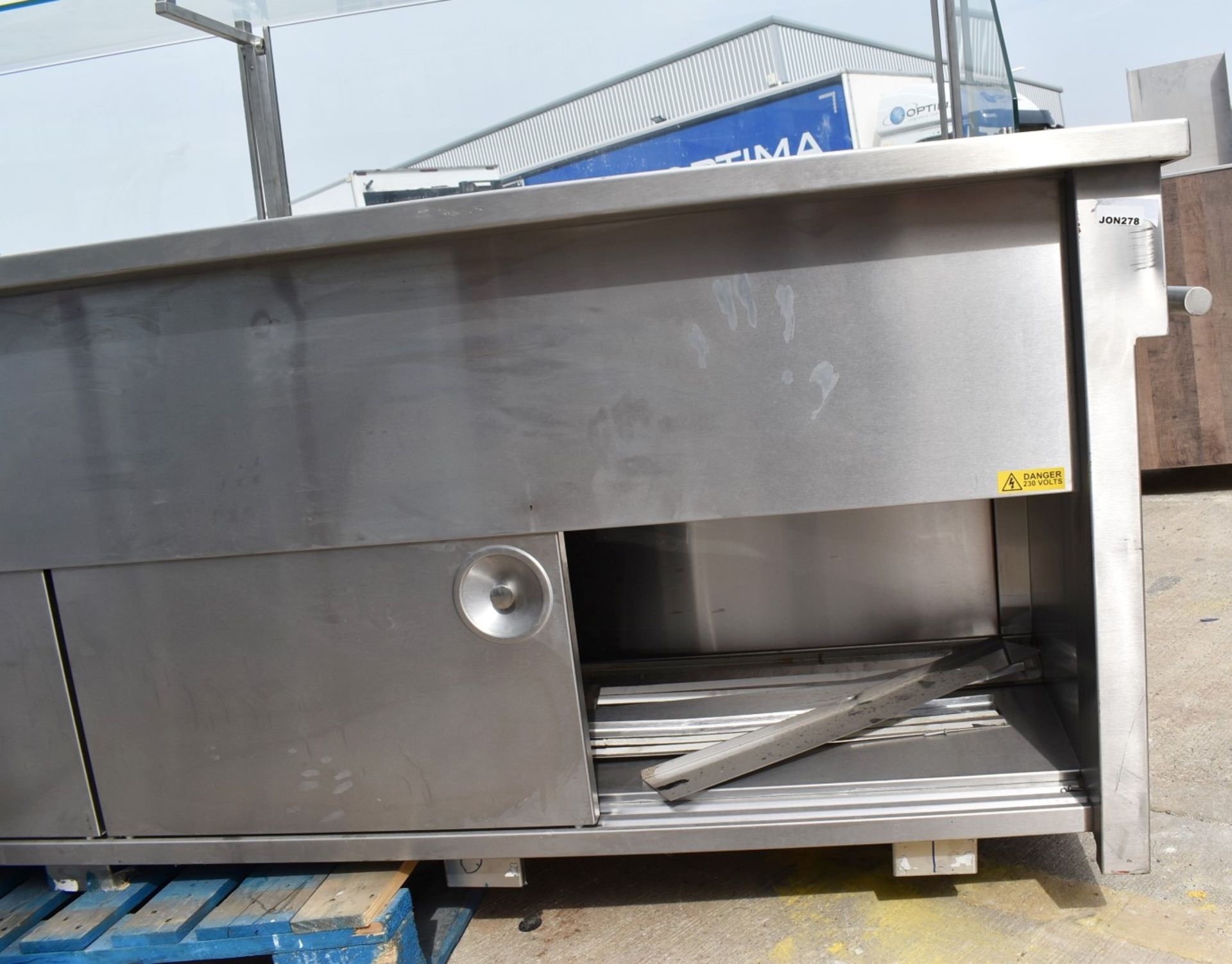 1 x Commercial Food Display Counter Featuring a Fan Blown Well, Glass Viewing Screen, Tiles Front - Image 12 of 60