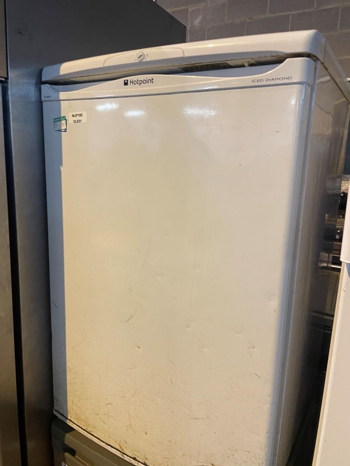 1 x Hotpoint MC05 Undercounter Refrigerator - Image 3 of 5