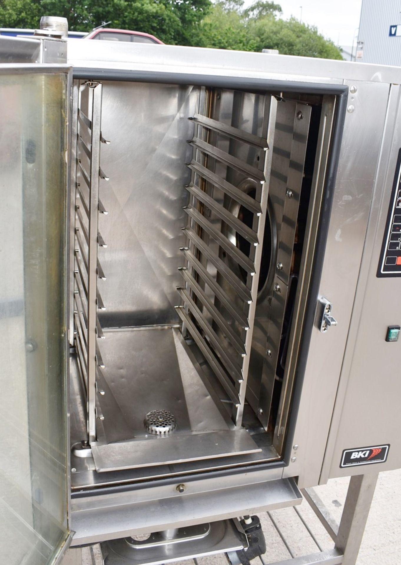 1 x BKI 10 Grid Combi Oven - 3 Phase Power - Ref: JON500 - CL232 - Location: Altrincham WA14 - Image 4 of 9