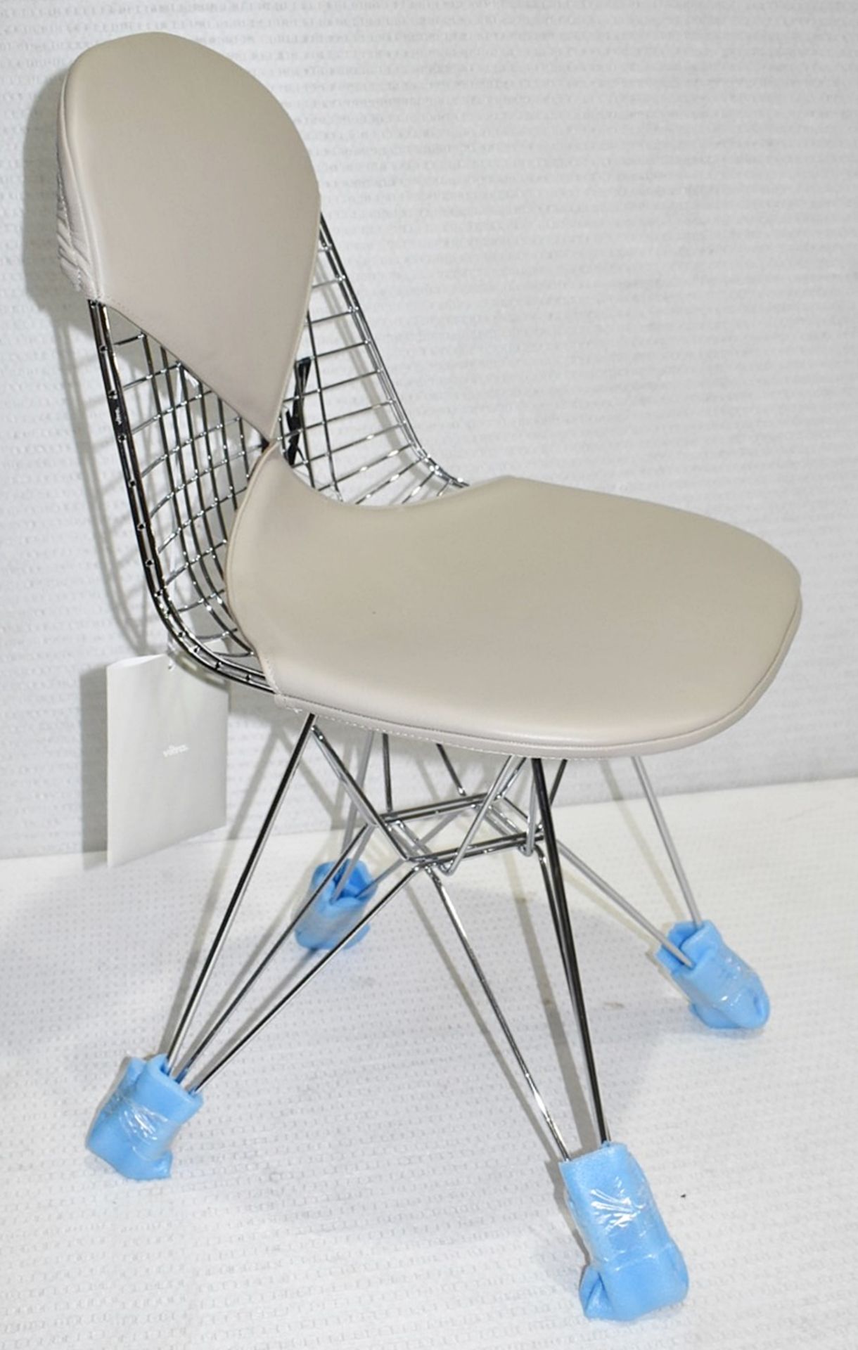 1 x VITRA Eames 'Wire DKR-2' Designer Leather Upholstered Chair in Sand & Chrome - RRP £660.00