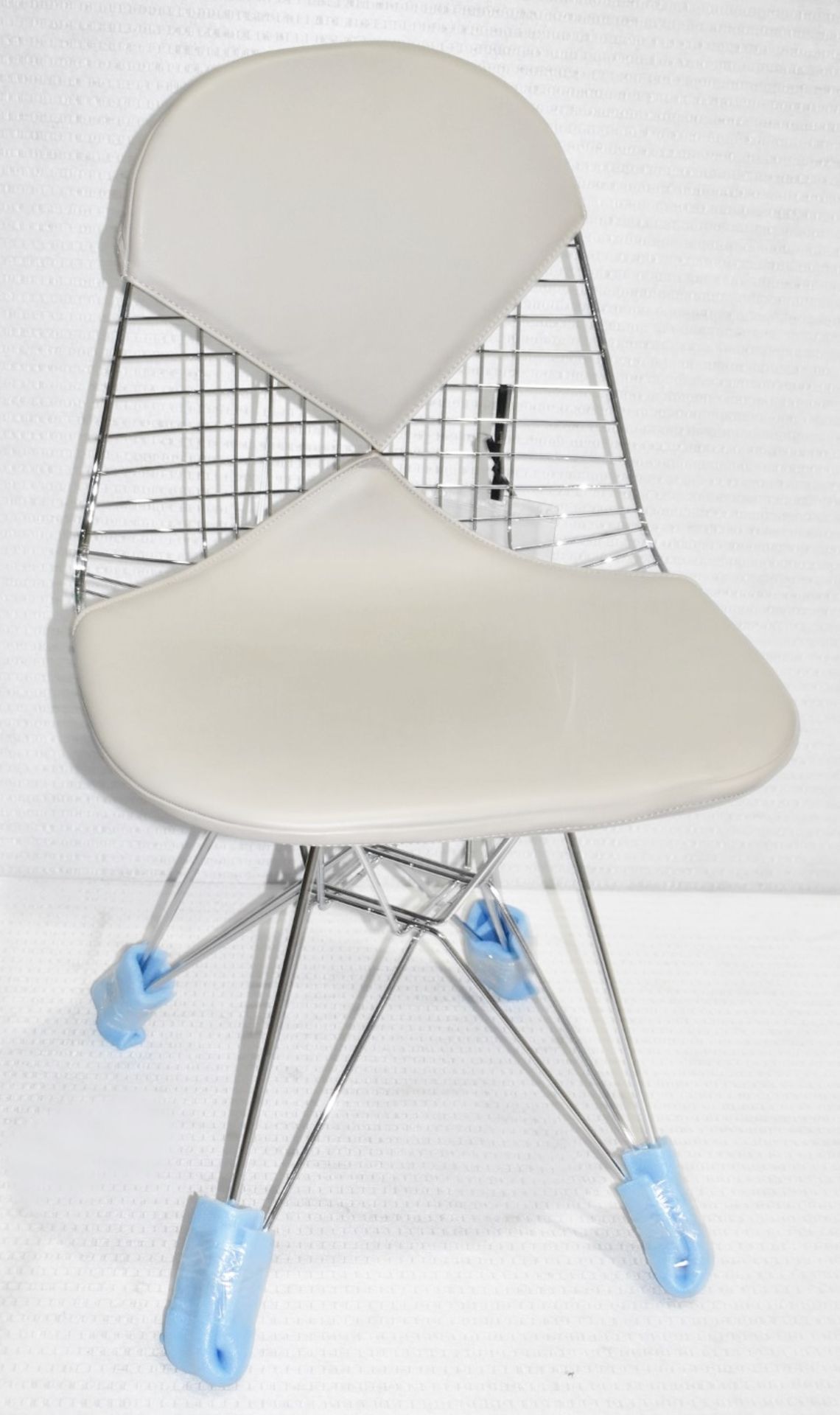 1 x VITRA Eames 'Wire DKR-2' Designer Leather Upholstered Chair in Sand & Chrome - RRP £660.00 - Image 8 of 10
