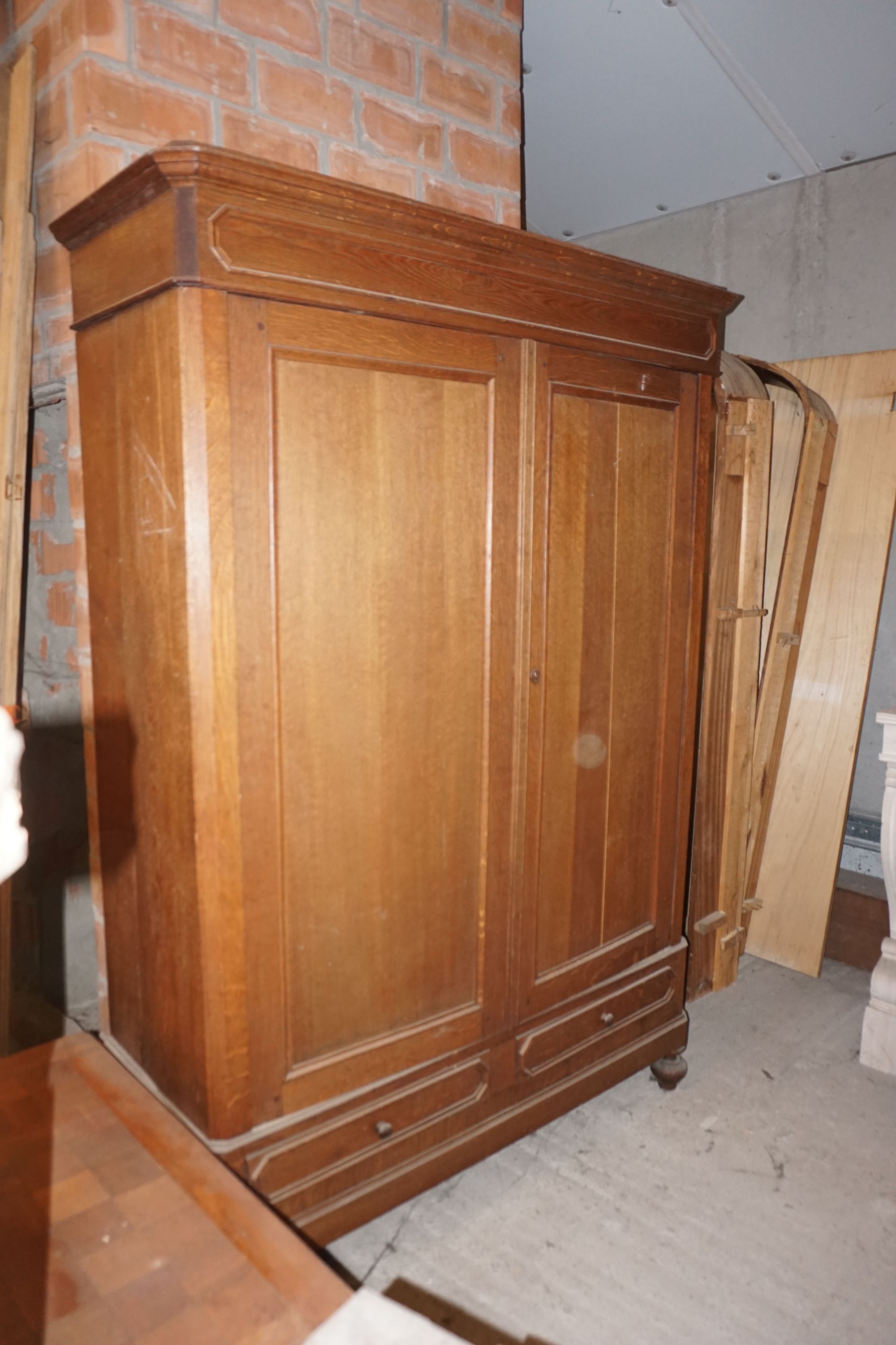 Oak wardrobe-H205x150x53