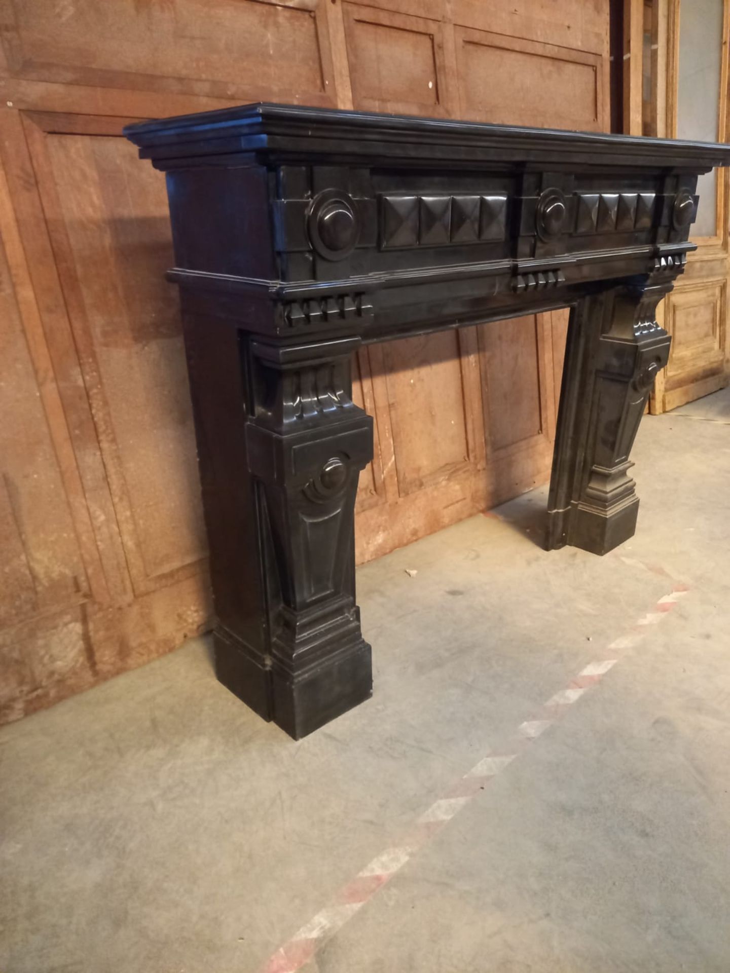 Important fireplace in black Belgian marble - Bild 2 aus 7