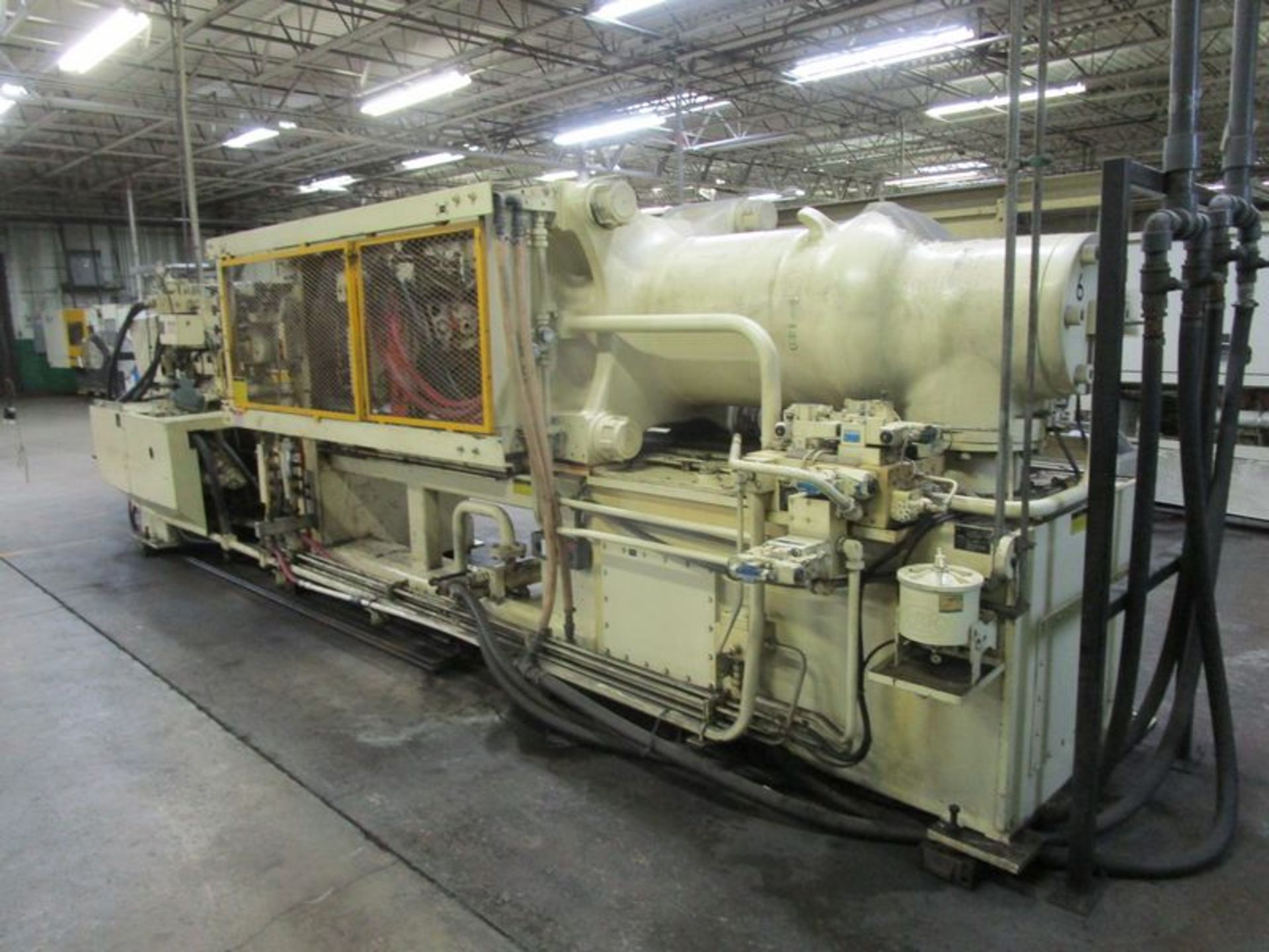 Mitsubishi 390MG-40 390-Ton Plastic Injection Molding Machine, S/N G304AAA070, 1992 - Image 7 of 9