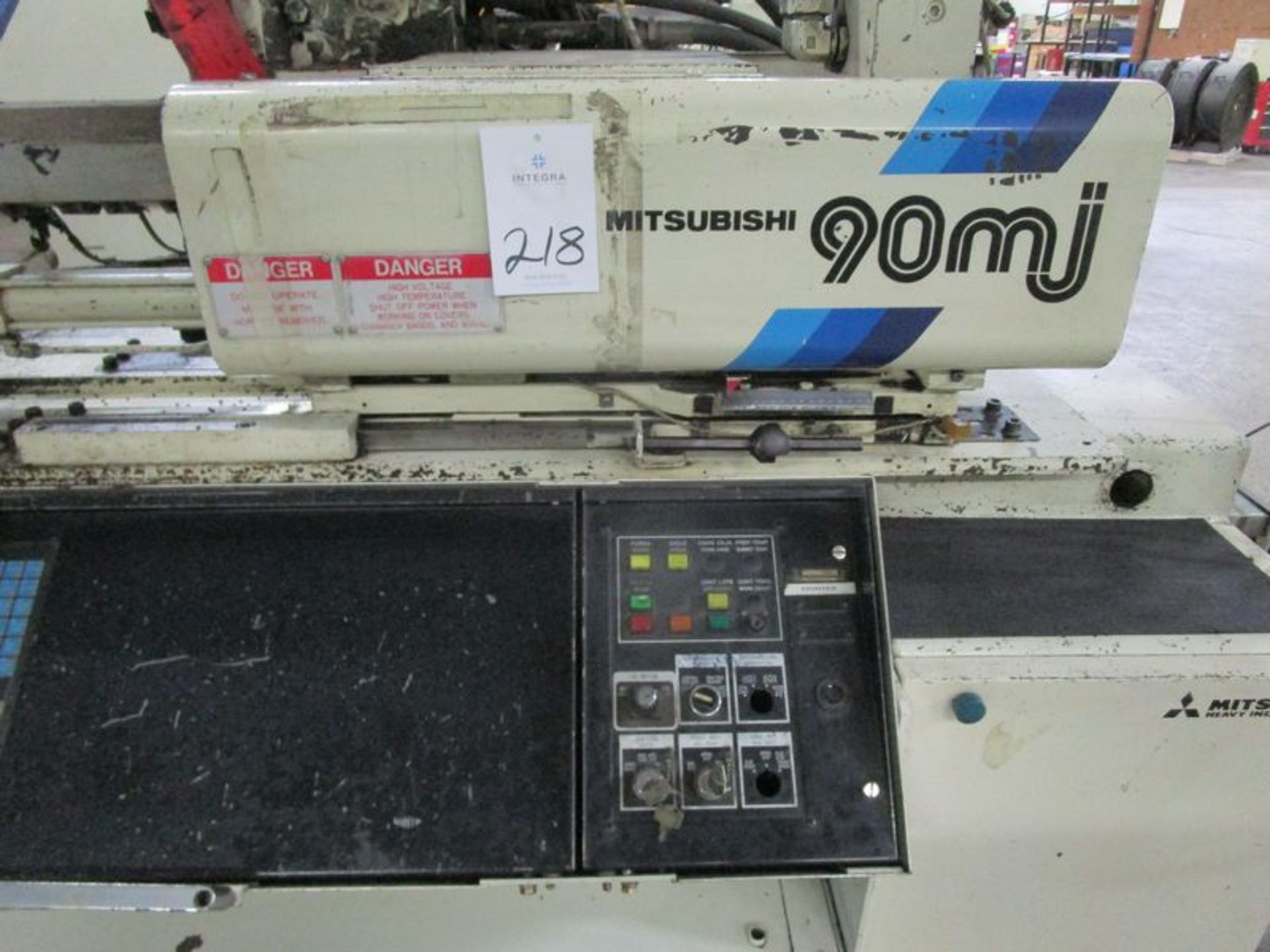 Mitsubishi 90MJ-5 90-Ton Plastic Injection Molding Machine, S/N P0805100, 1994 - Image 4 of 9