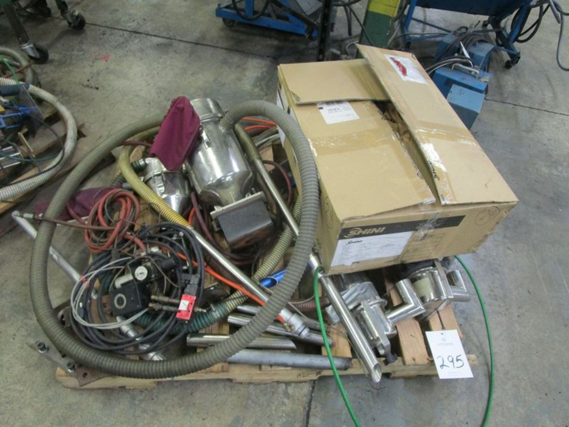 Lot of Single Shot Loader Parts - Image 2 of 2