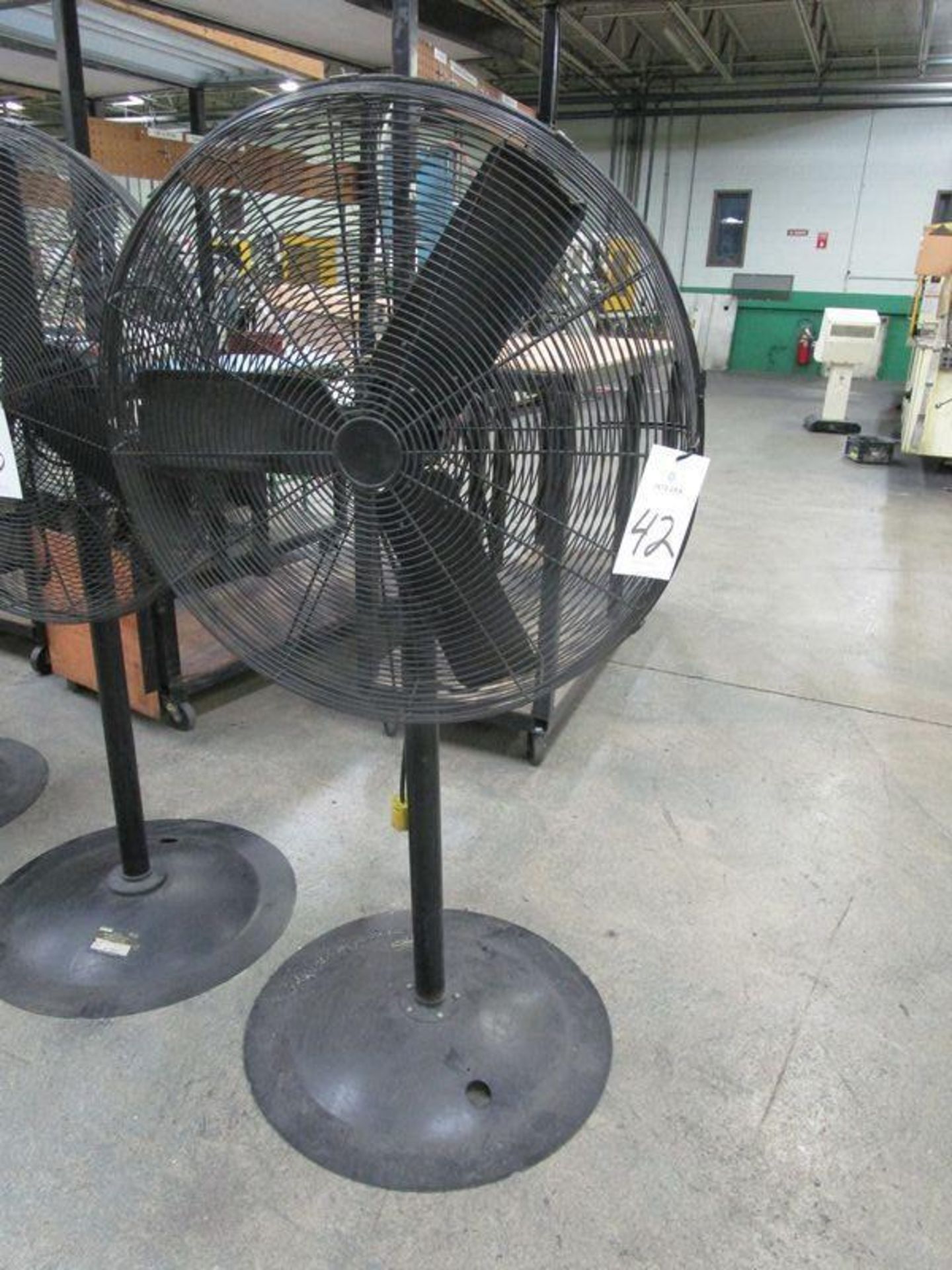 Chicago Electric HVP-30E 30" Pedestal Fan