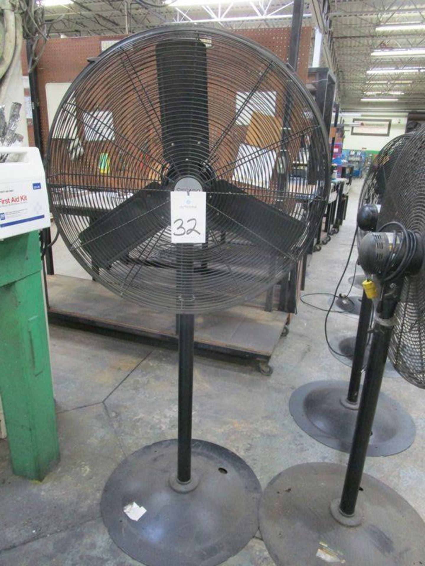 Chicago Electric HVP-30E 30" Pedestal Fan