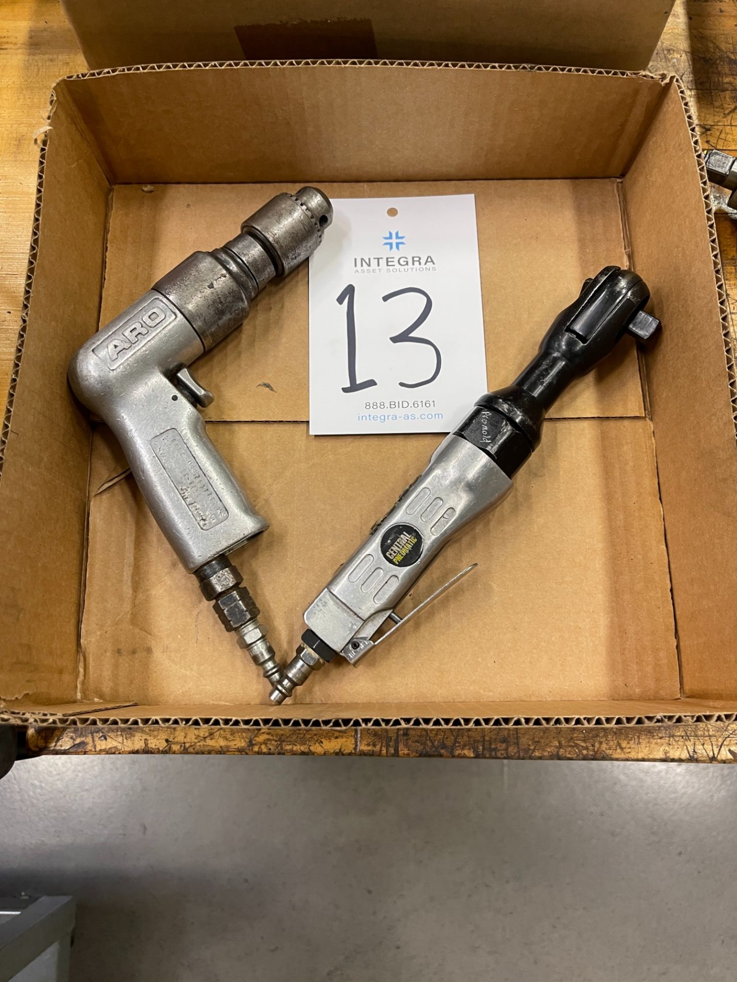 (2) Pneumatic Tools