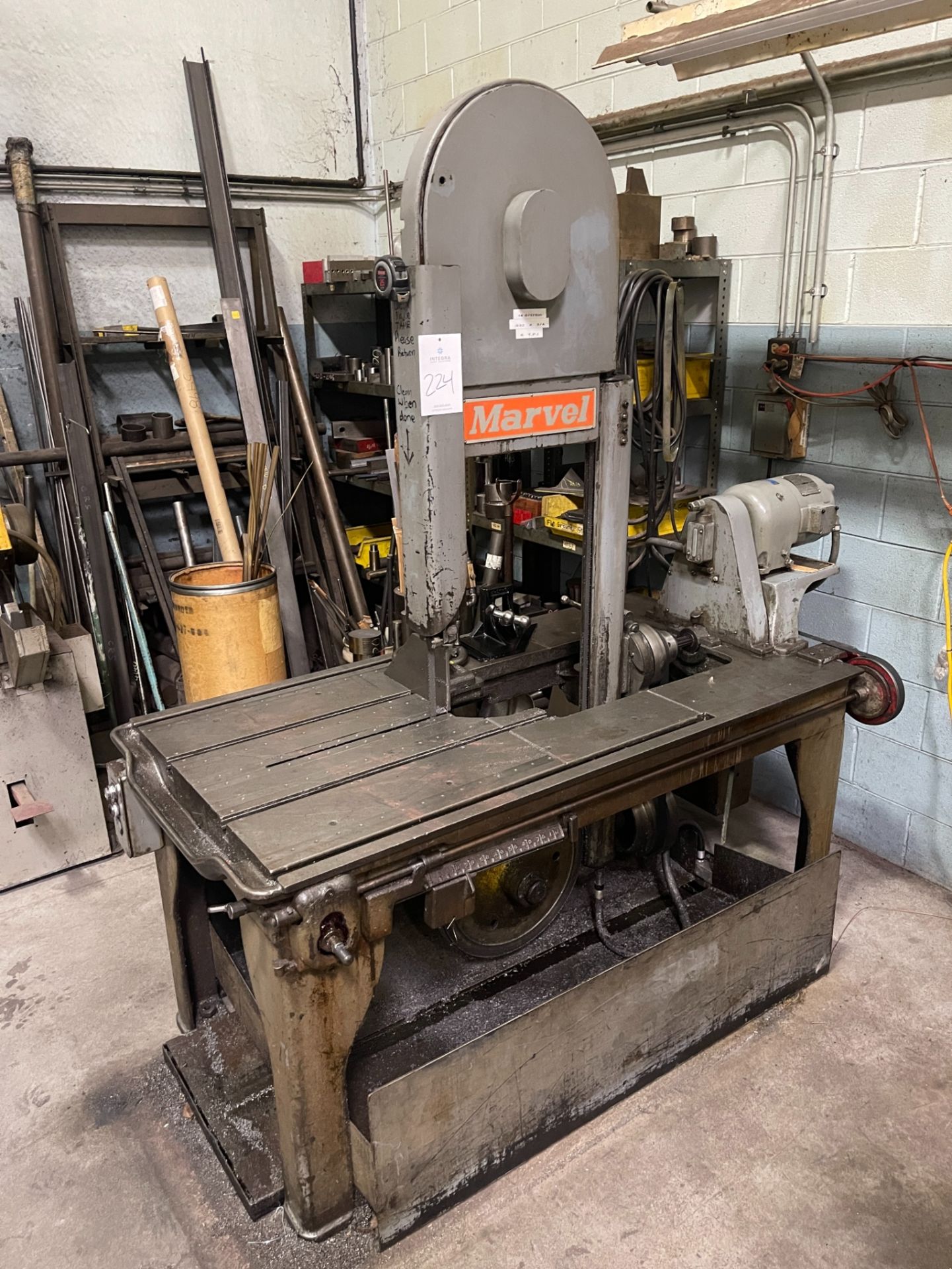 Marvel 8/M8 18" Vertical Band Saw