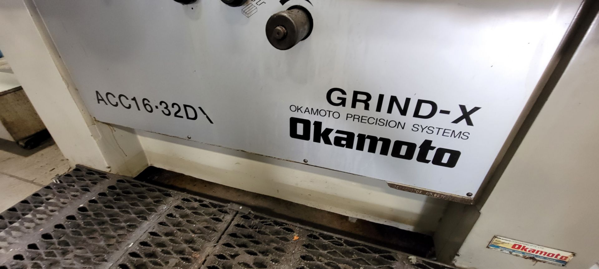 Okamoto ACC-1632D "Grind-X" 16" x 32" Automatic Hydraulic Surface Grinder - Image 8 of 9