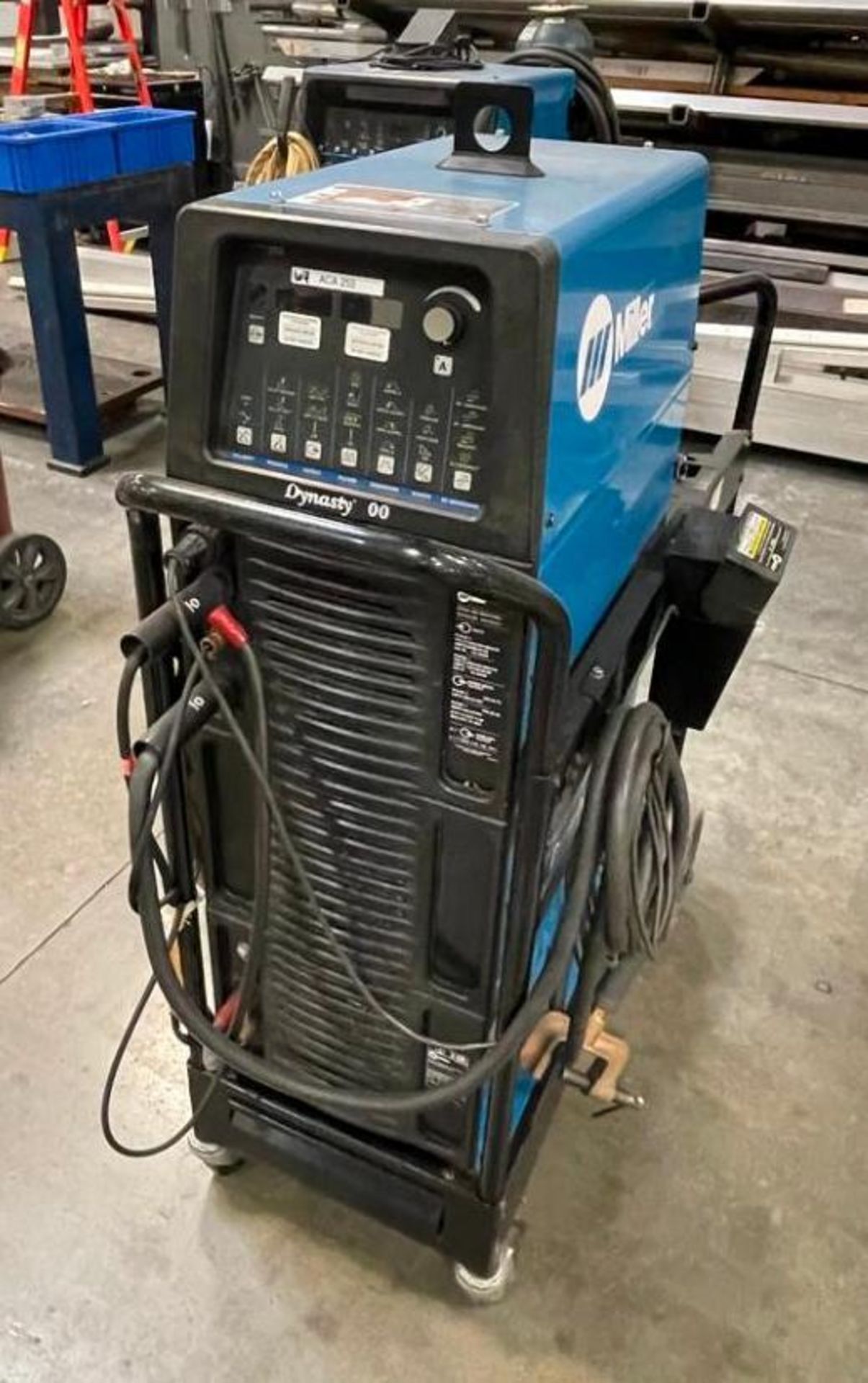 Miller Dynasty 700 600-Amp TIG Welder