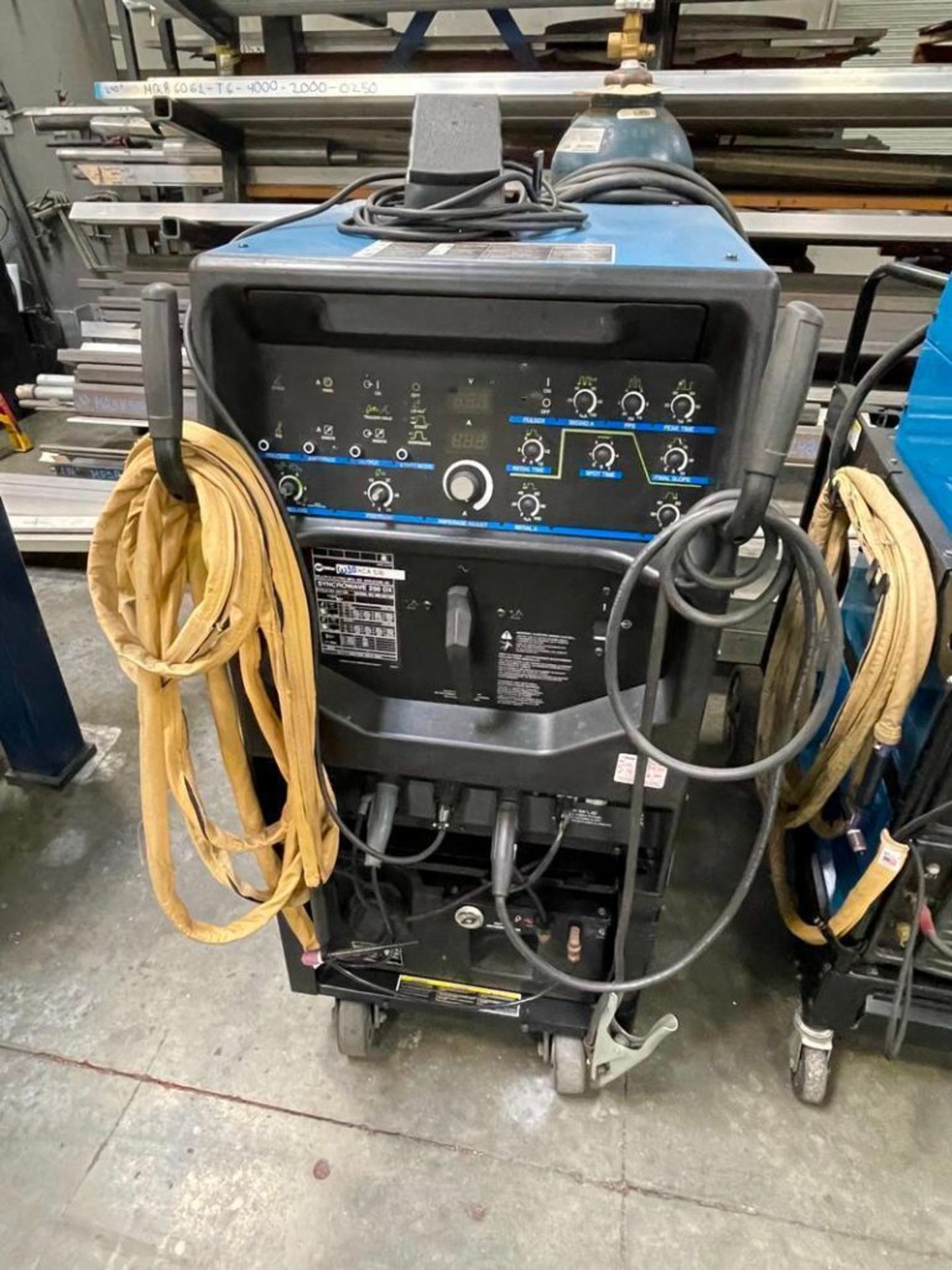 Miller Syncrowave 250DX 300-Amp TIG Welder