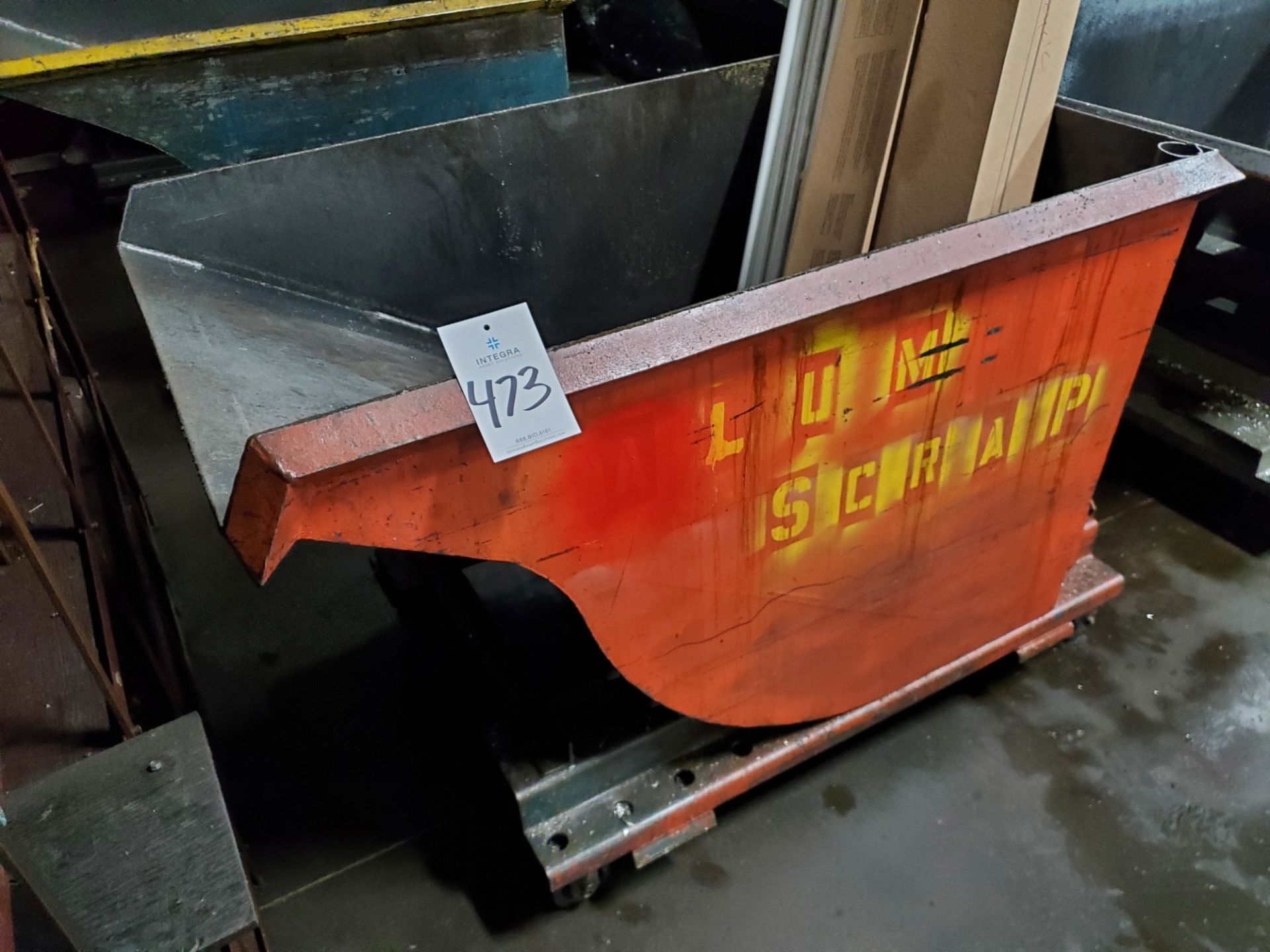 1-YD Self-Dumping Hopper with Casters