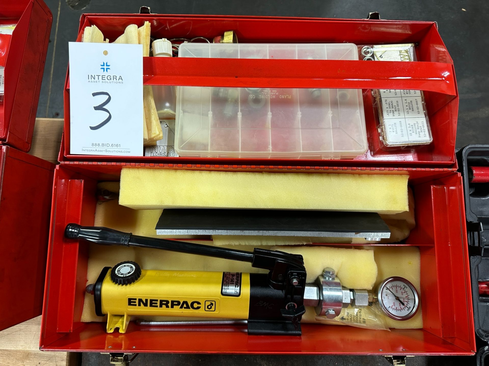 Enerpac P-141 Air Over Hydraulic Hand Pump Kit