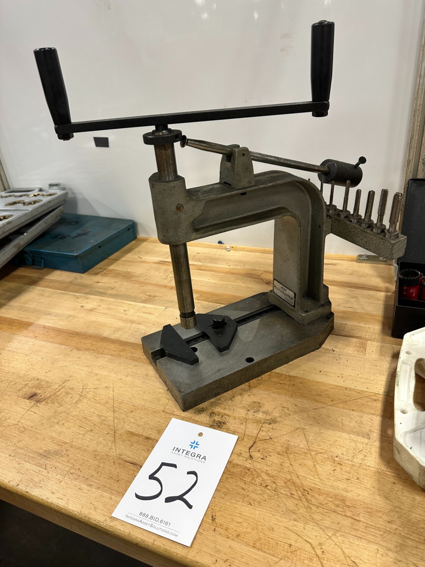 XCut Manual Hand Tapper