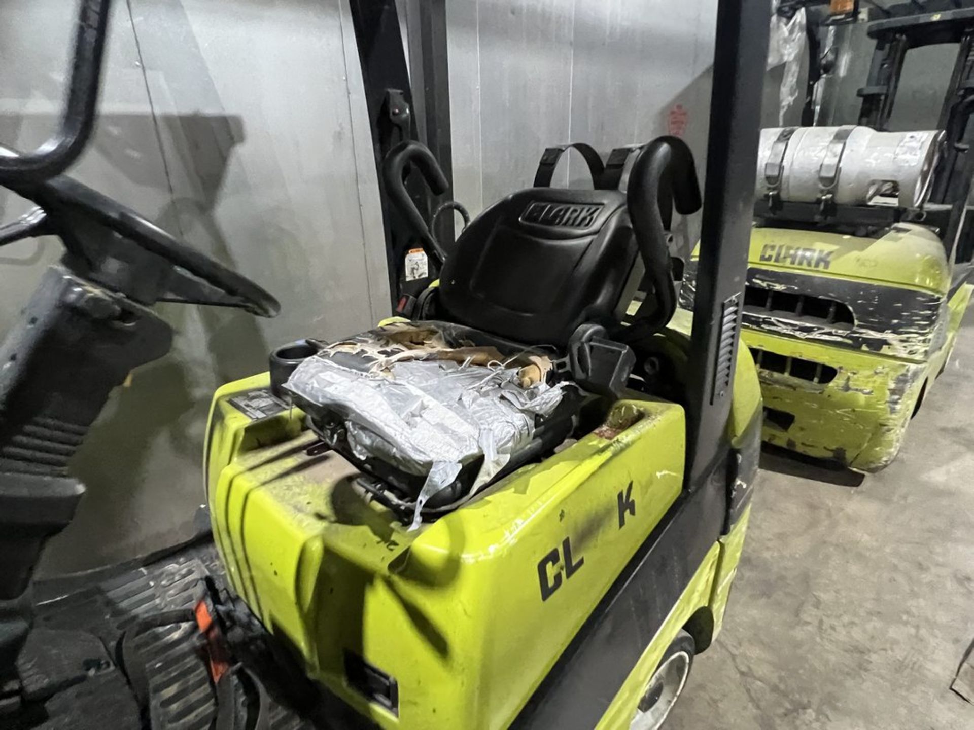 Clark Fork Lift Truck C25CL 4,500 Lb. LPG Forklift Truck, S/N C232L-0307-9855 - Image 3 of 7