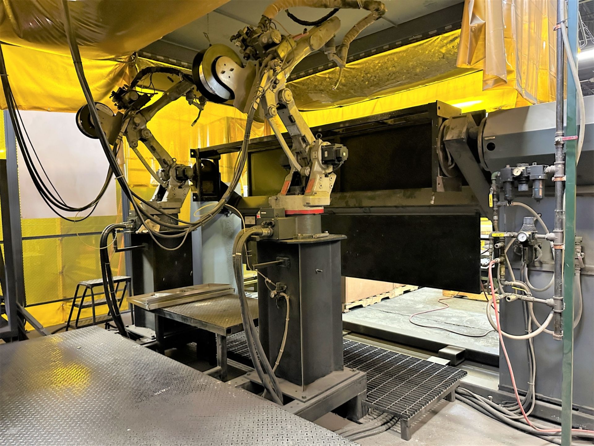 Dual Motoman Arc World 6200 Robot Welding Cell - Image 6 of 14