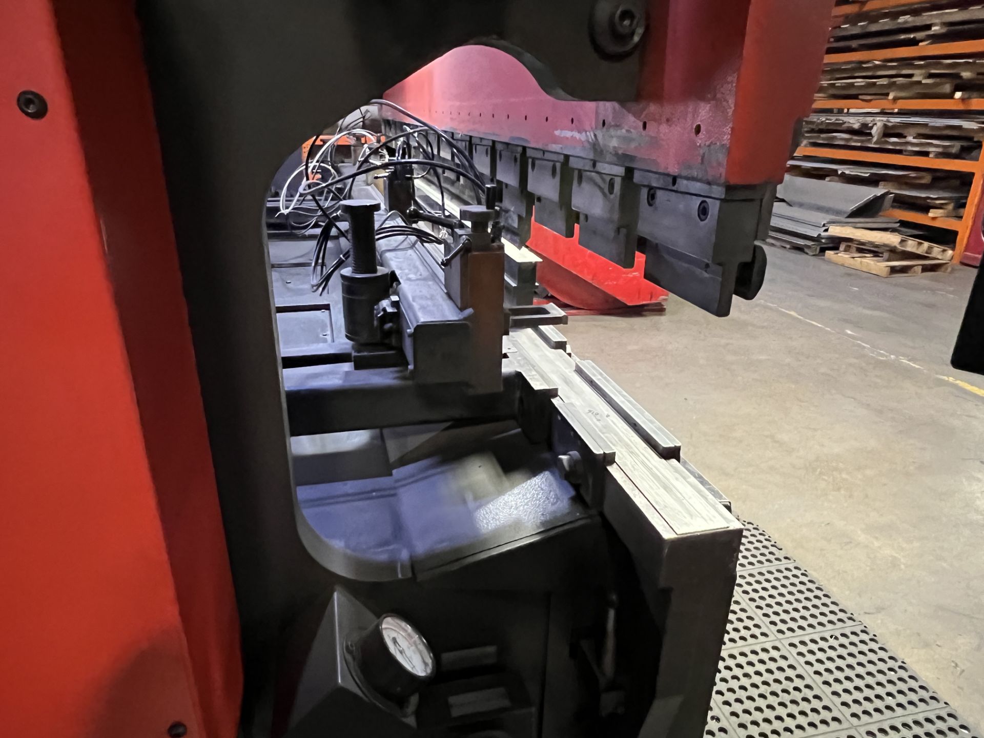 Amada RG-125 125-Ton x 118" Up-Acting CNC Hydraulic Press Brake, S/N 01251064, 1988 - Image 6 of 13