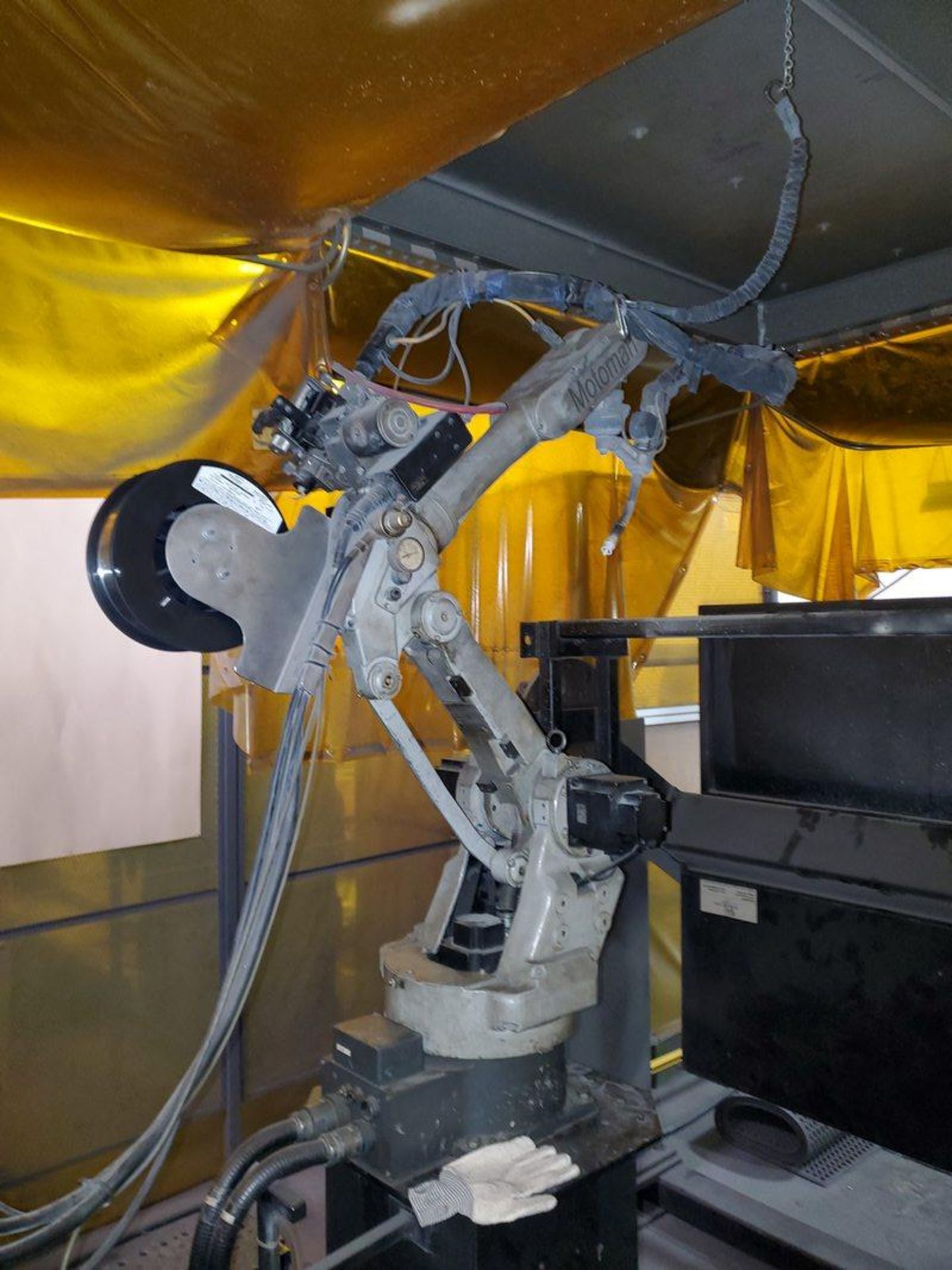 Dual Motoman Arc World 6200 Robot Welding Cell - Image 8 of 14