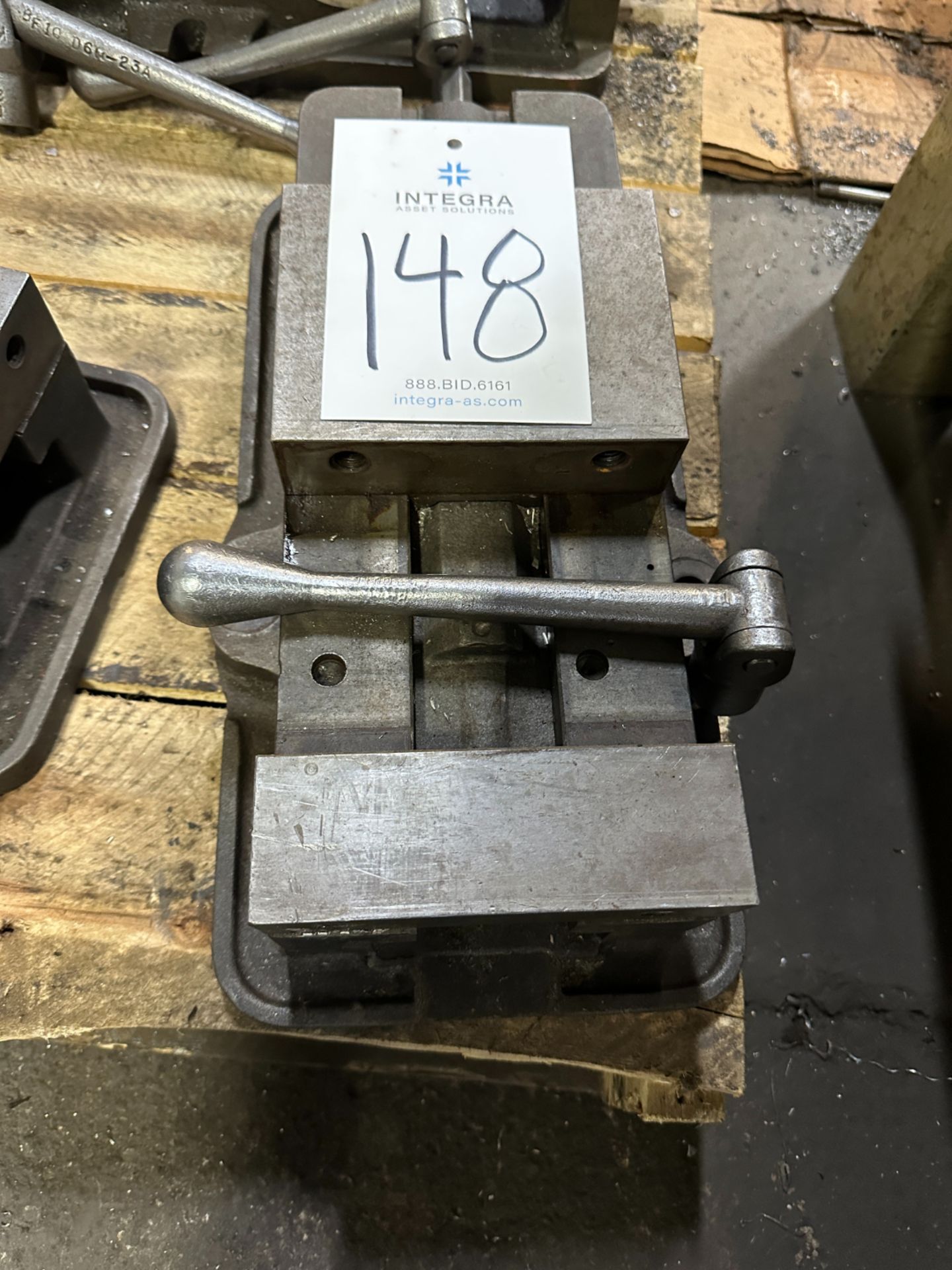 Kurt 6" Machine Vise