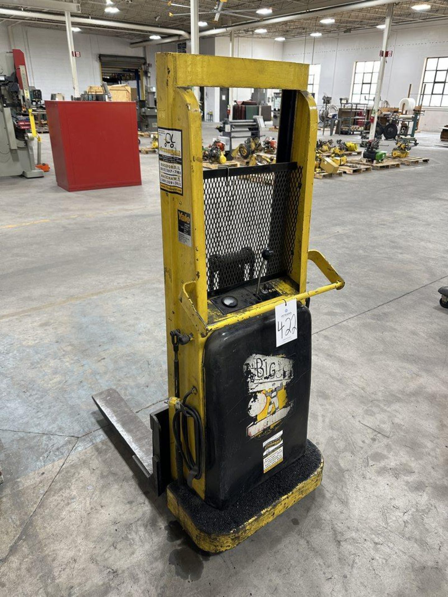 Big Joe 1056 Walk-Behind Hydraulic Stacker