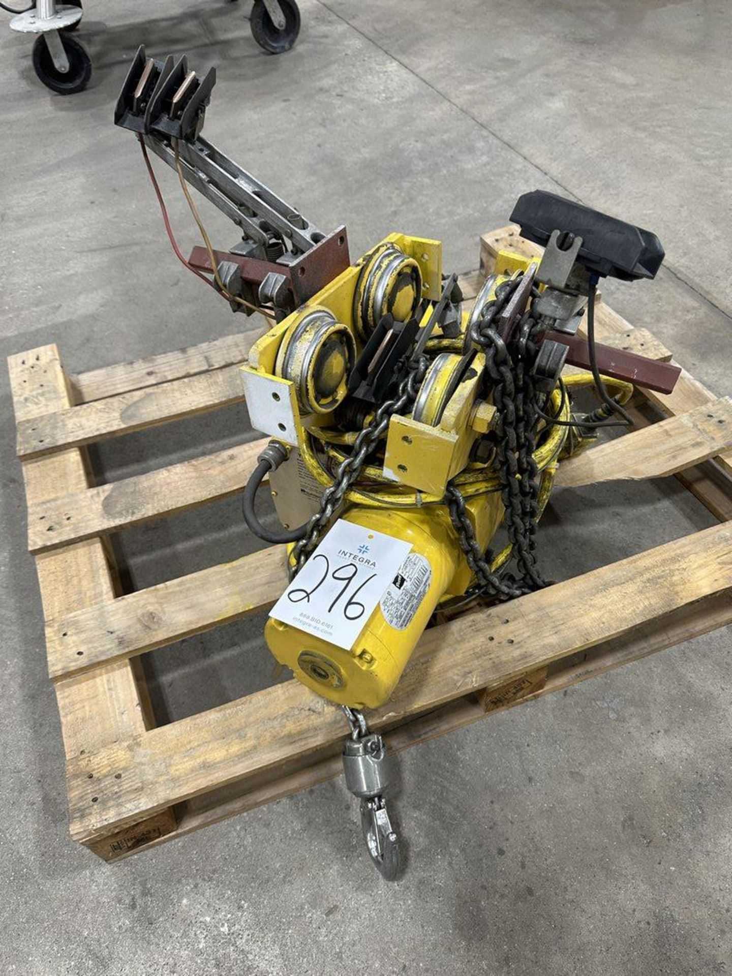 Yale KEL1-15LG15S1 2-Ton Electric Chain Hoist