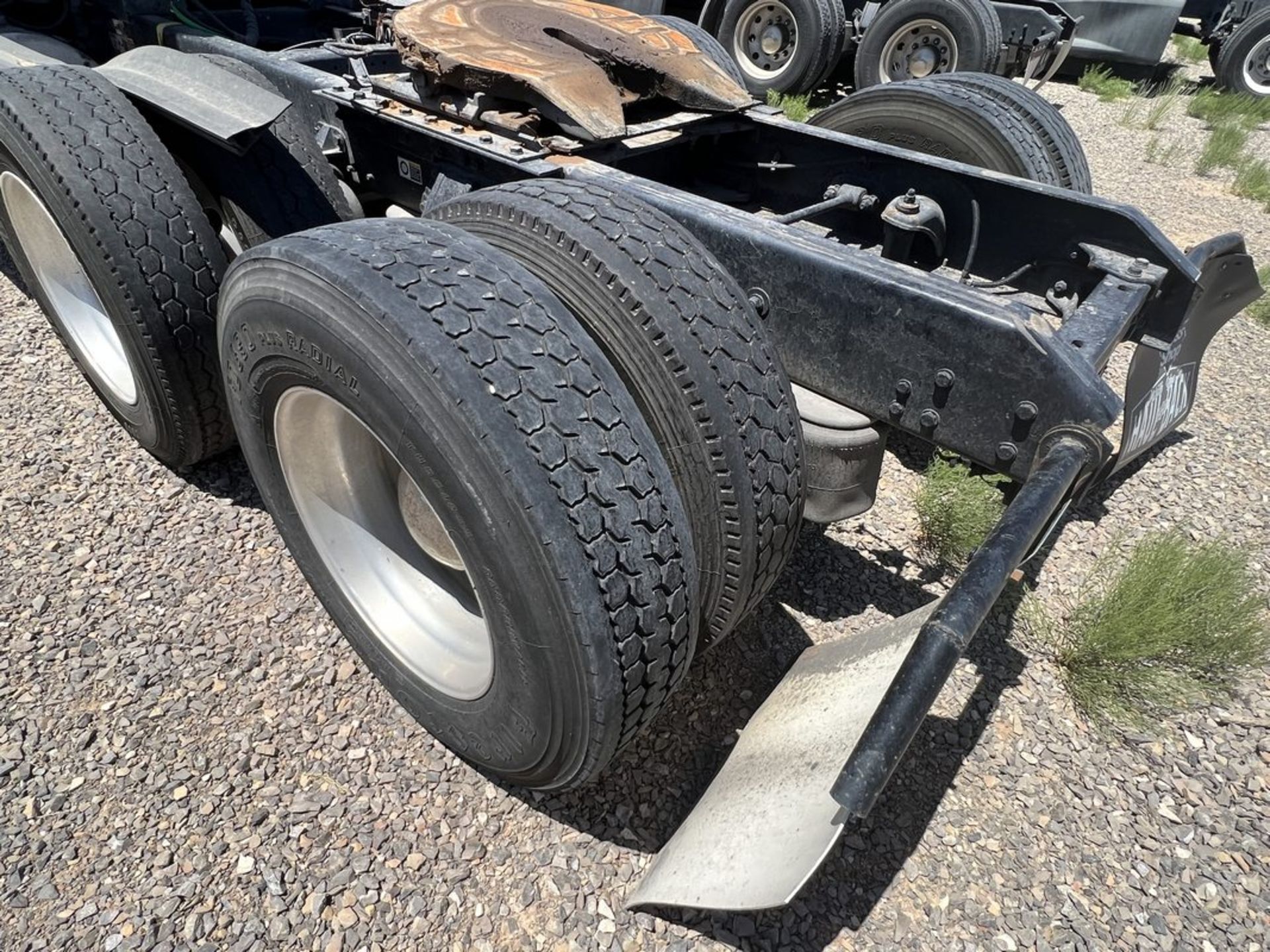 2016 Kenworth T-680 Tandem Axle Truck Tractor VIN 1XKYDP9X2GJ103025 - WRECKED - Image 12 of 16
