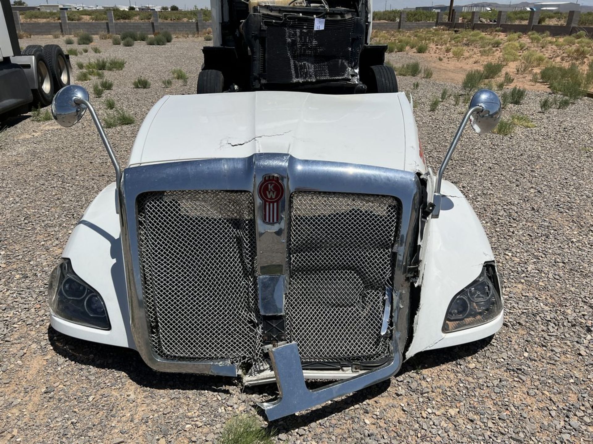 2016 Kenworth T-680 Tandem Axle Truck Tractor VIN 1XKYDP9X2GJ103025 - WRECKED - Image 3 of 16