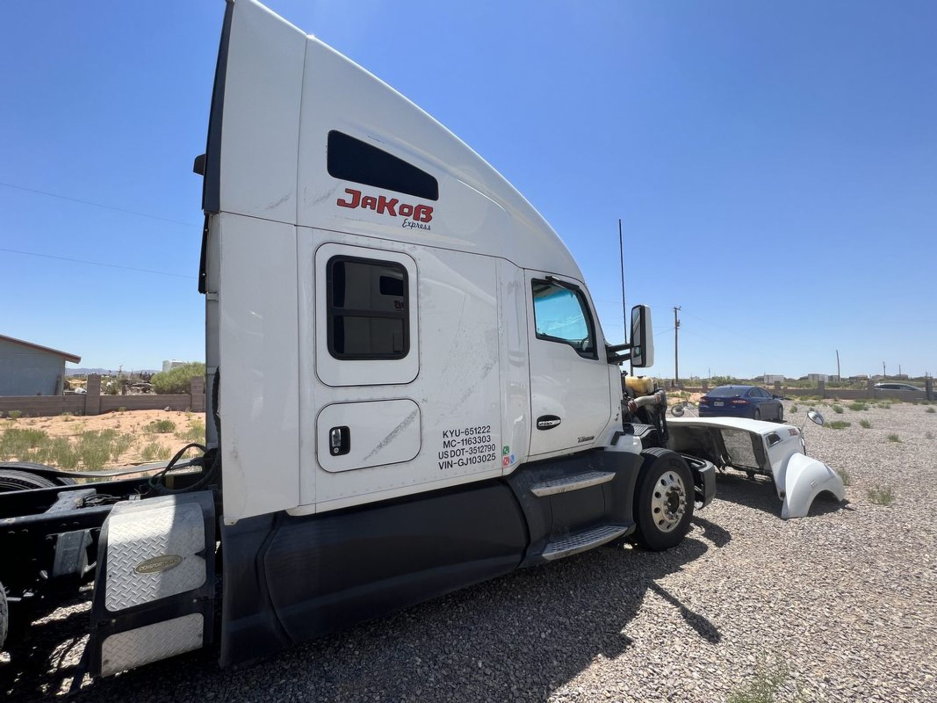 2016 Kenworth T-680 Tandem Axle Truck Tractor VIN 1XKYDP9X2GJ103025 - WRECKED - Image 7 of 16