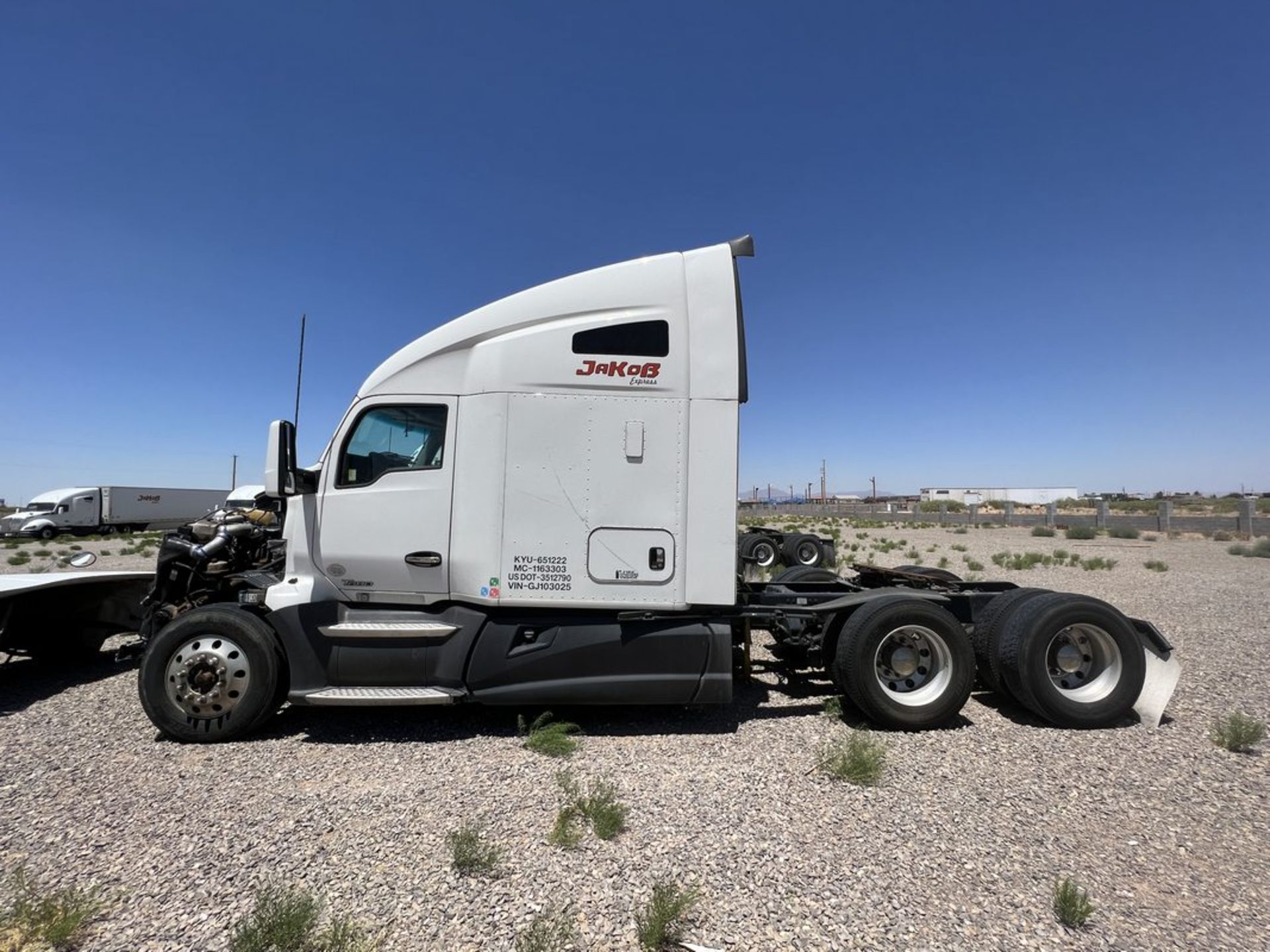 2016 Kenworth T-680 Tandem Axle Truck Tractor VIN 1XKYDP9X2GJ103025 - WRECKED - Image 15 of 16