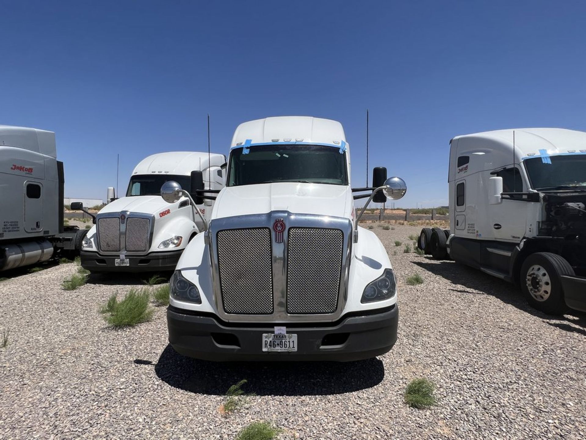 2017 Kenworth T-680 Tandem Axle Truck Tractor, VIN 1XKYDP9X1HJ27205. SUBJECT TO COURT APPROVAL. - Image 2 of 22