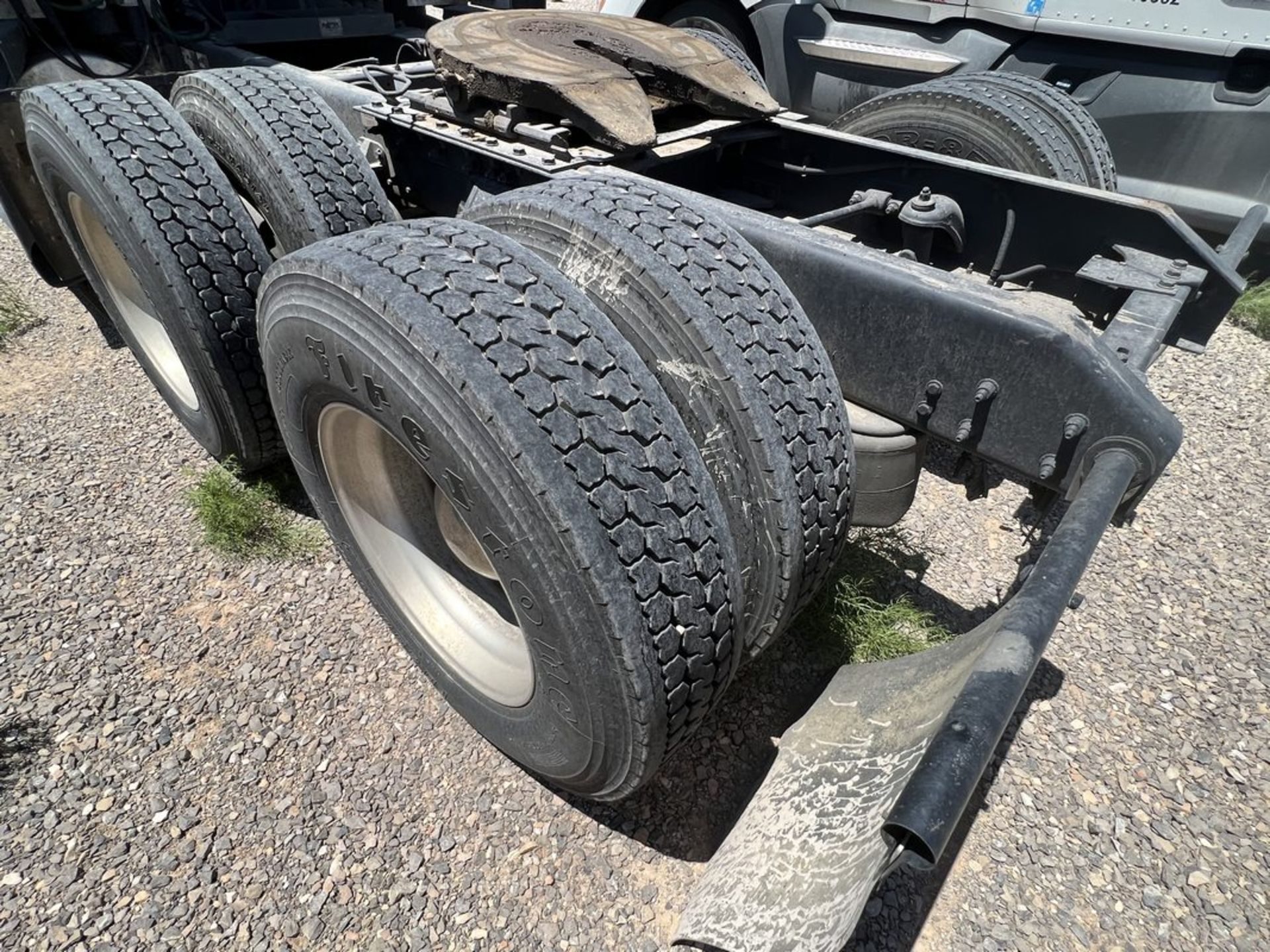 2017 Kenworth T-680 Tandem Axle Truck Tractor, VIN 1XKYDP9X1HJ27205. SUBJECT TO COURT APPROVAL. - Image 9 of 22