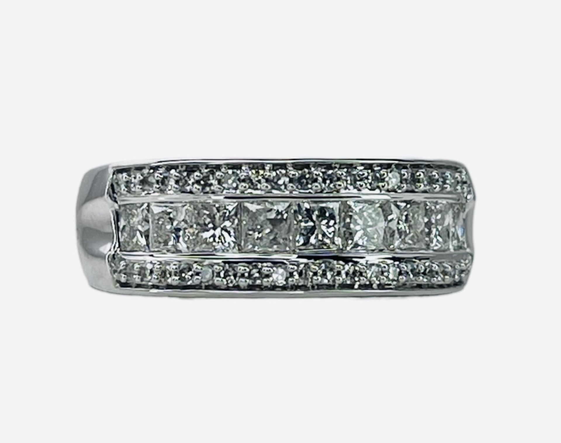 RRP-£4750.00 14CT WHITE GOLD LADIES DIAMOND RING, SET WITH A TOTAL CARAT WEIGHT 1.00CT, SET WITH PRI - Image 2 of 3