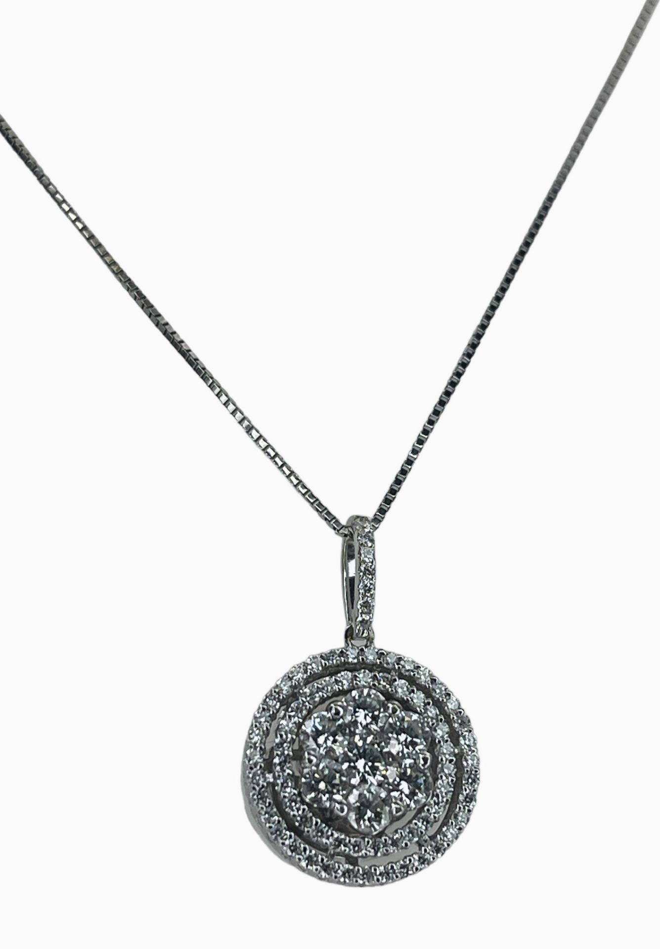 RRP-£4950.00 18CT WHITE GOLD LADIES DIAMOND CLUSTER PENDENT, SET WITH BRILLIANT CUT ROUND DIAMONDS,