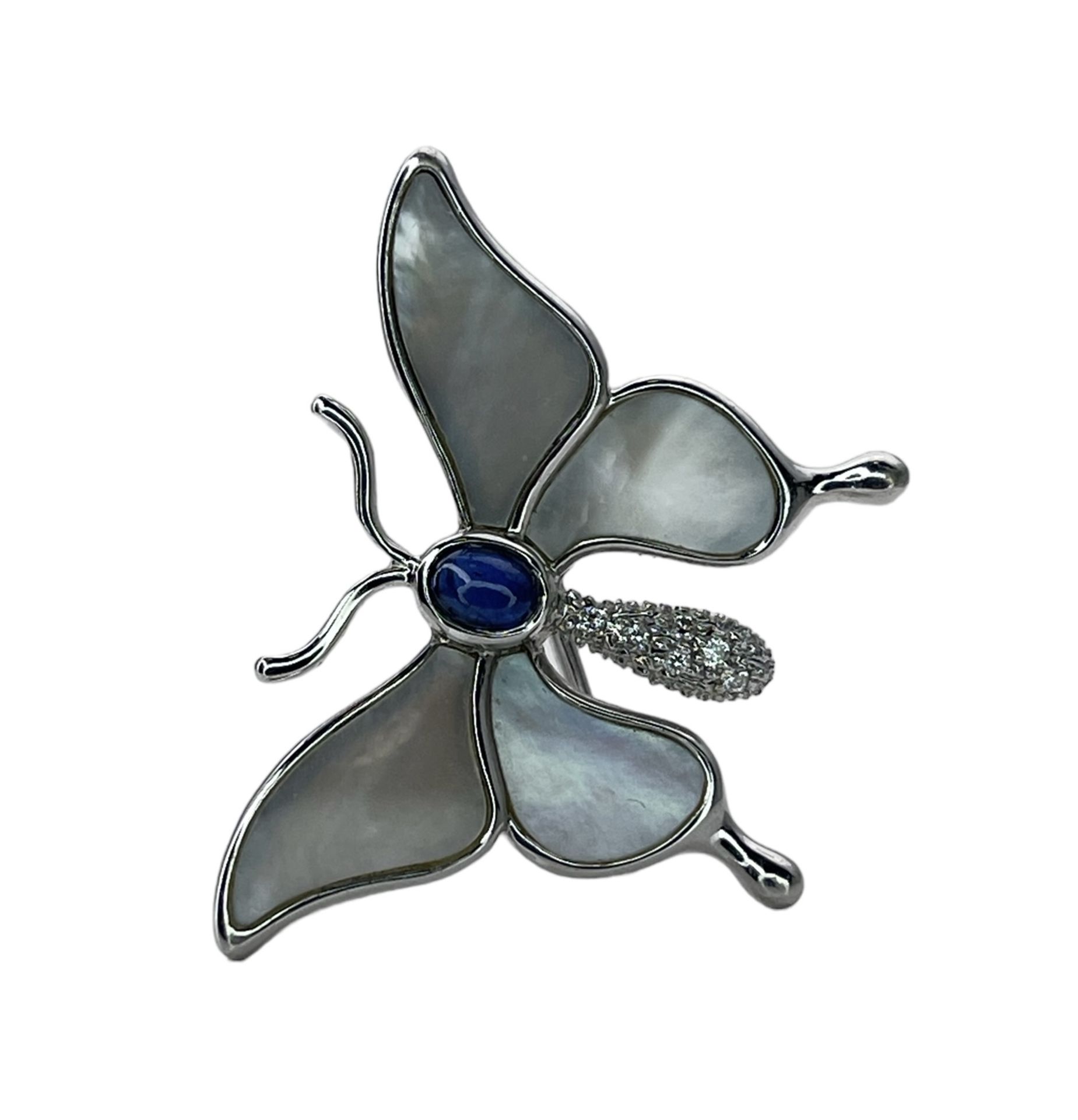 RRP-£2250.00 18K WHITE GOOLD DIAMOND, SAPPHIRE AND MOTHER OF PEARL BUTTERFLY BROOCH