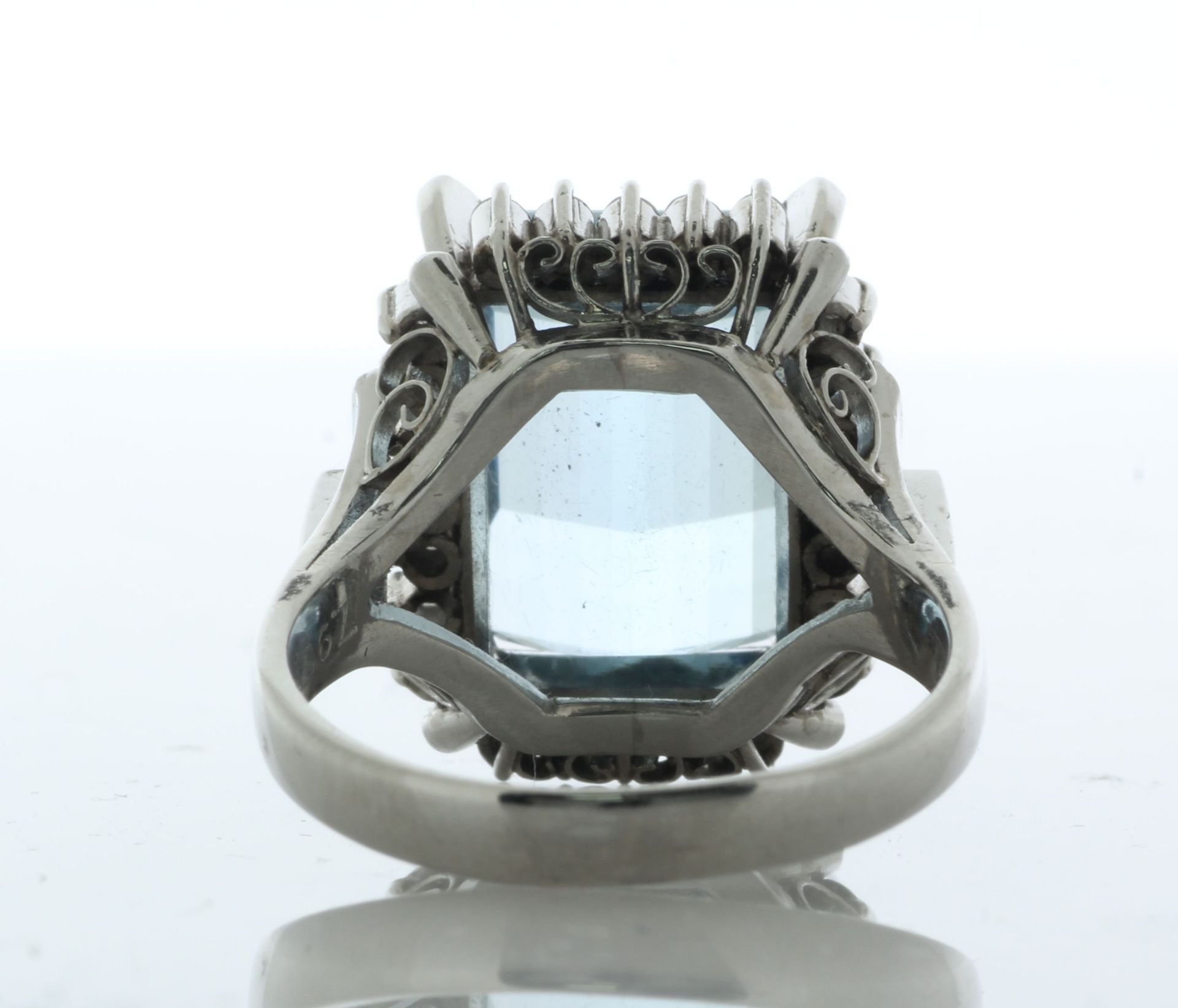 Platinum Cluster Diamond And Emerald Aqua Marine Ring (AM7.90) 0.40 Carats - Valued By IDI £11,655. - Image 4 of 5