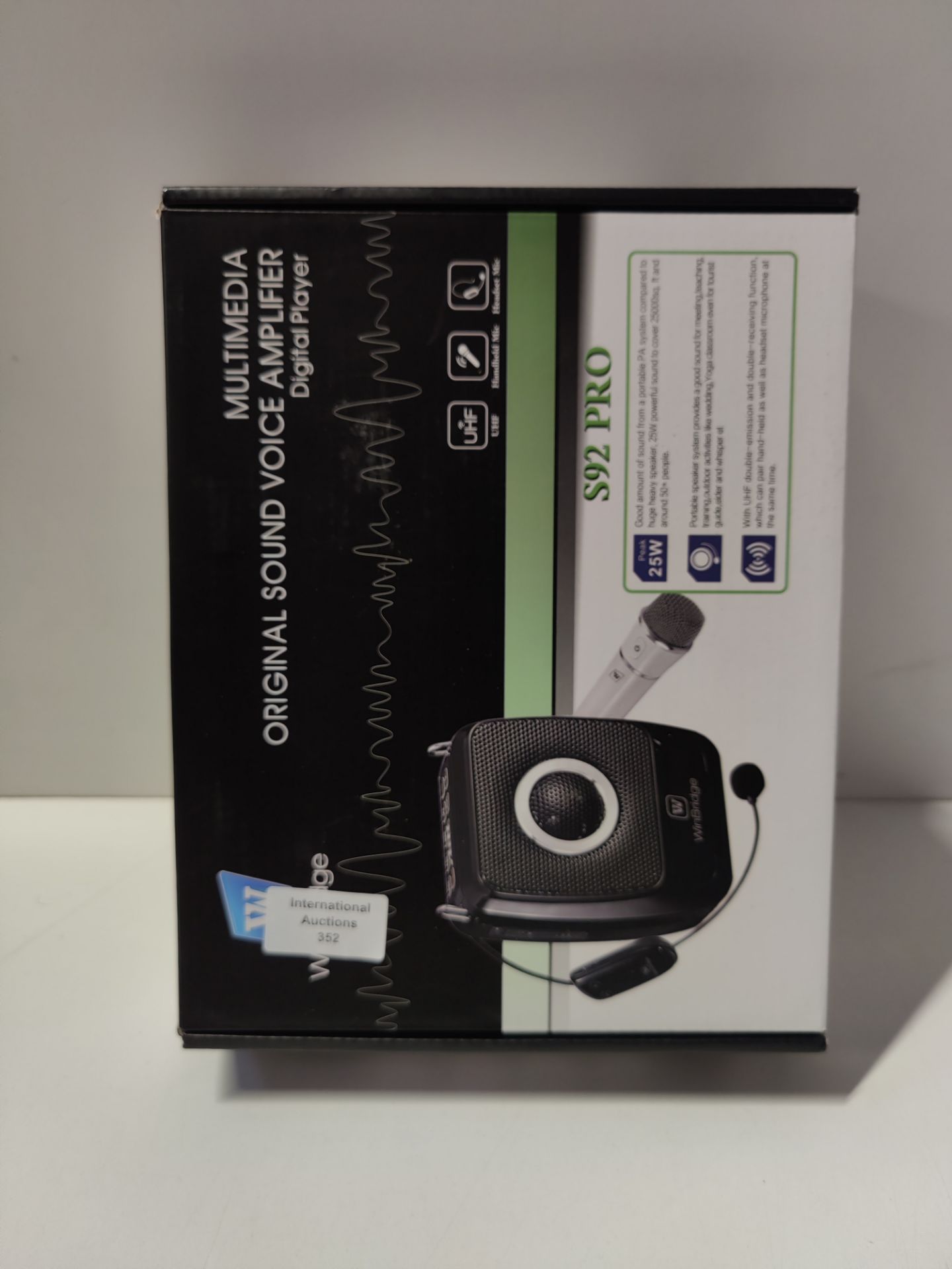 RRP £137.00 Voice Amplifier with 2 Wireless Microphones - Image 3 of 3