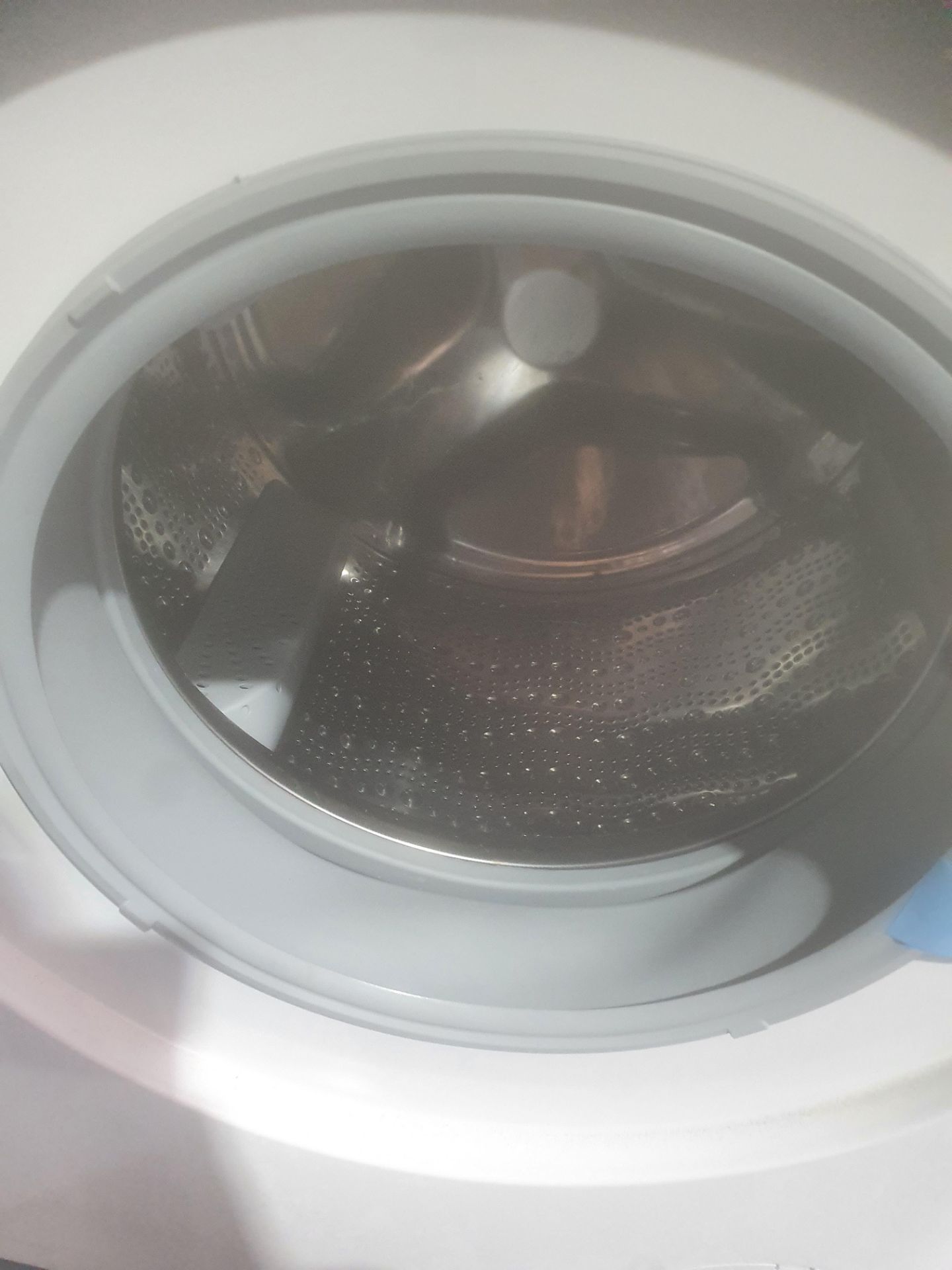 GRADED Bosch WAWH8660GB Freestanding Washing Machine with i-DOS and Home Connect, 9kg Load, A+++ Ene - Image 3 of 7