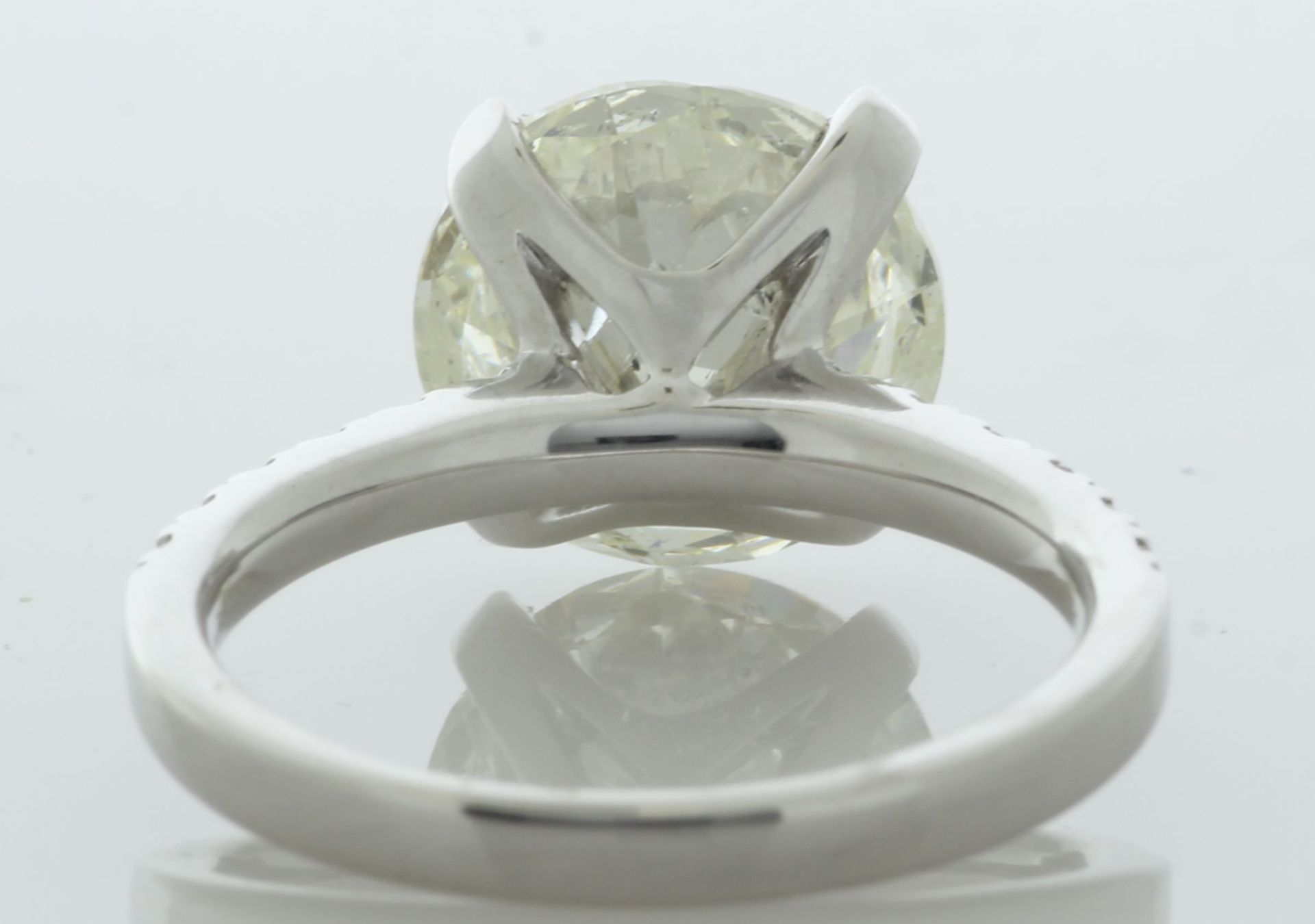 18ct White Gold Single Stone Prong Set With Stone Set Shoulders Diamond Ring (5.01) 5.37 Carats - - Image 3 of 3